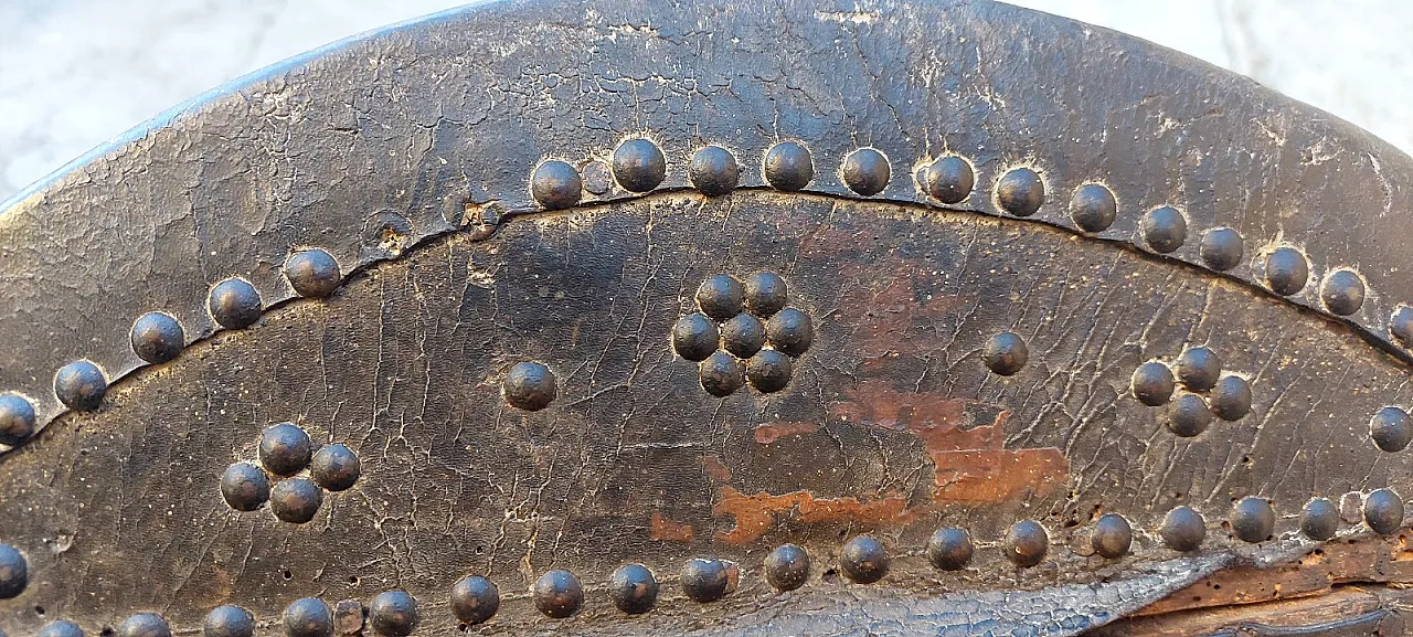 Wooden and leather trunk, 18th century 9