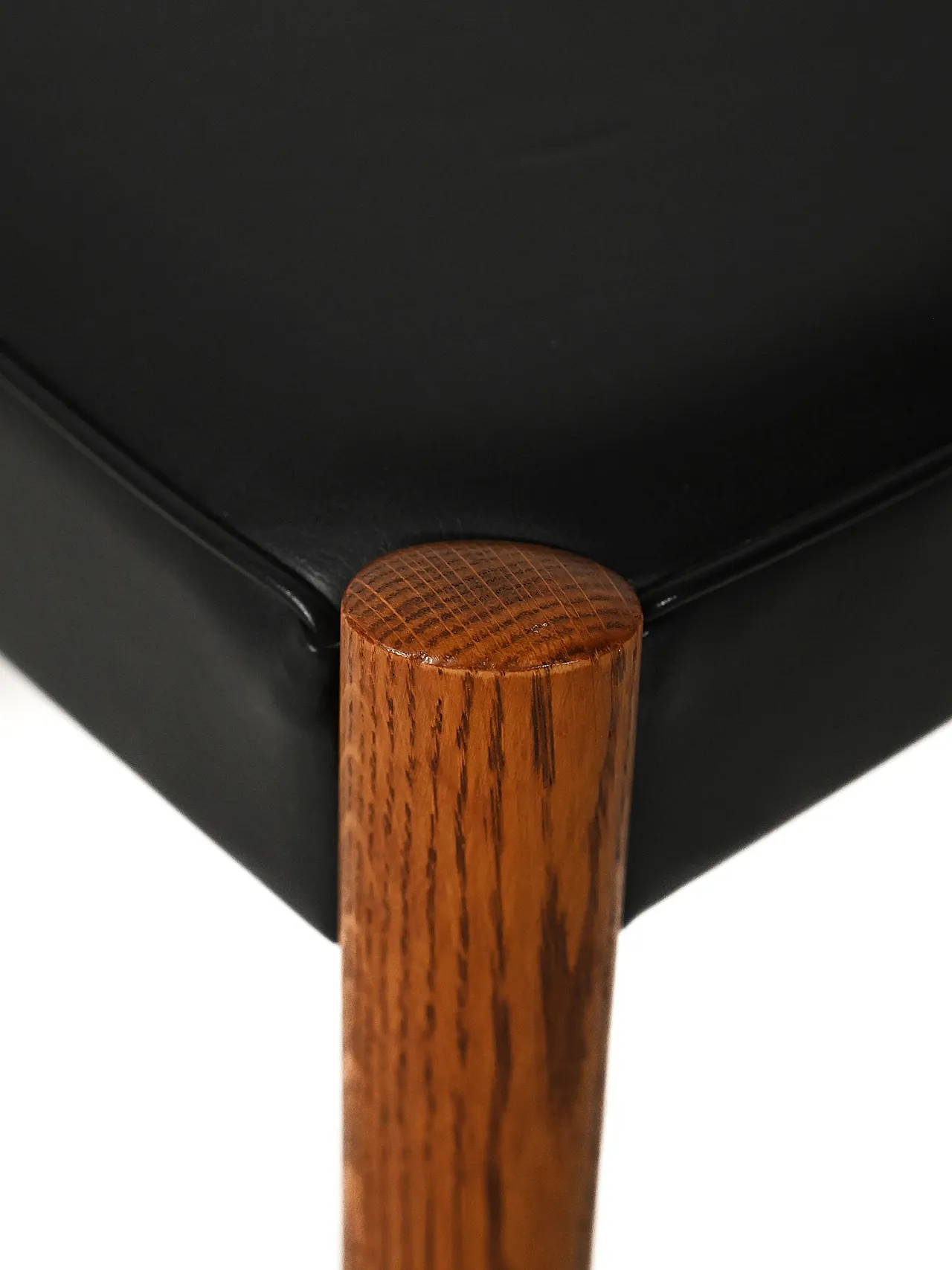Scandinavian stool in teak and leather 4