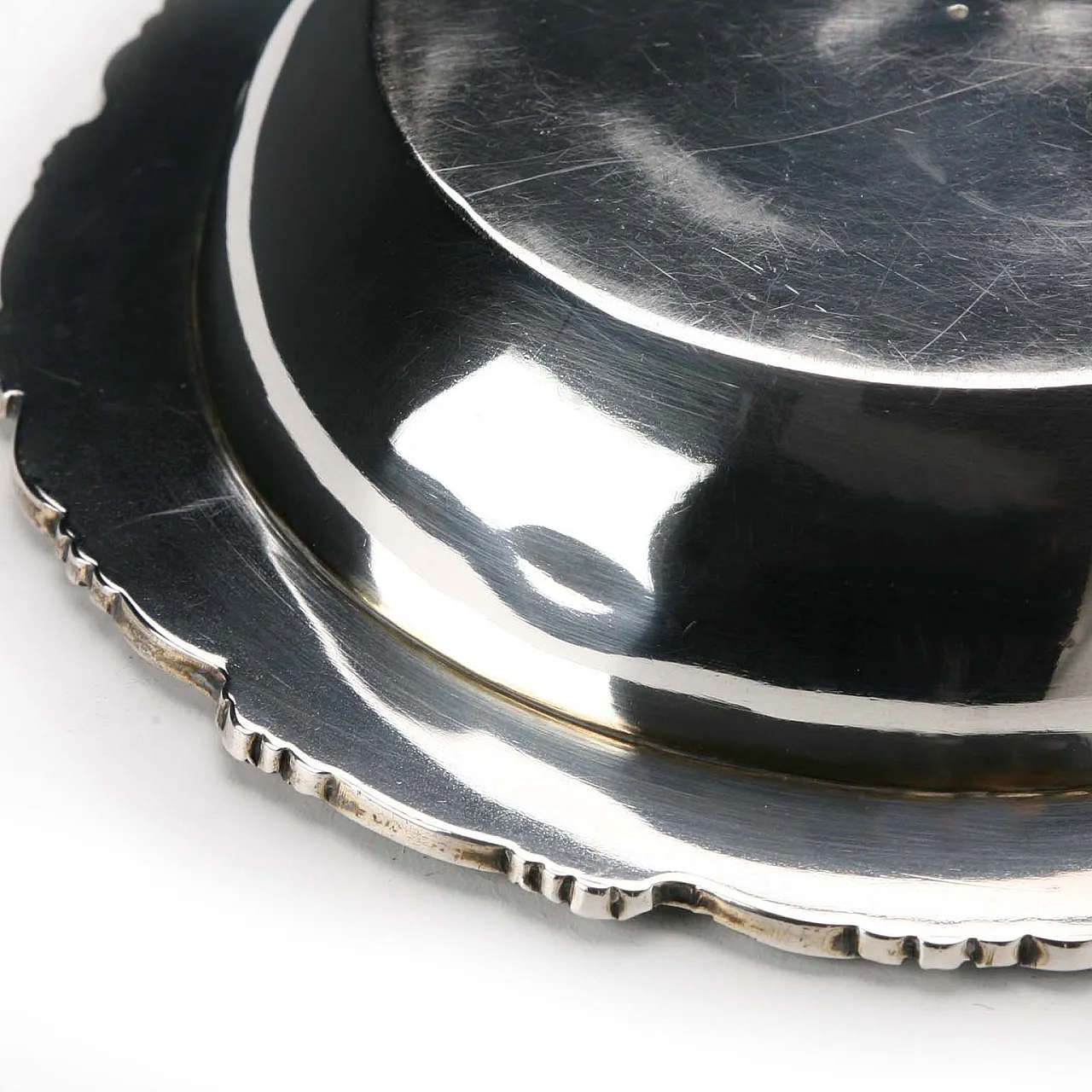 Ciotola in argento 925 con coperchio sbalzato e cesellato, '900 10