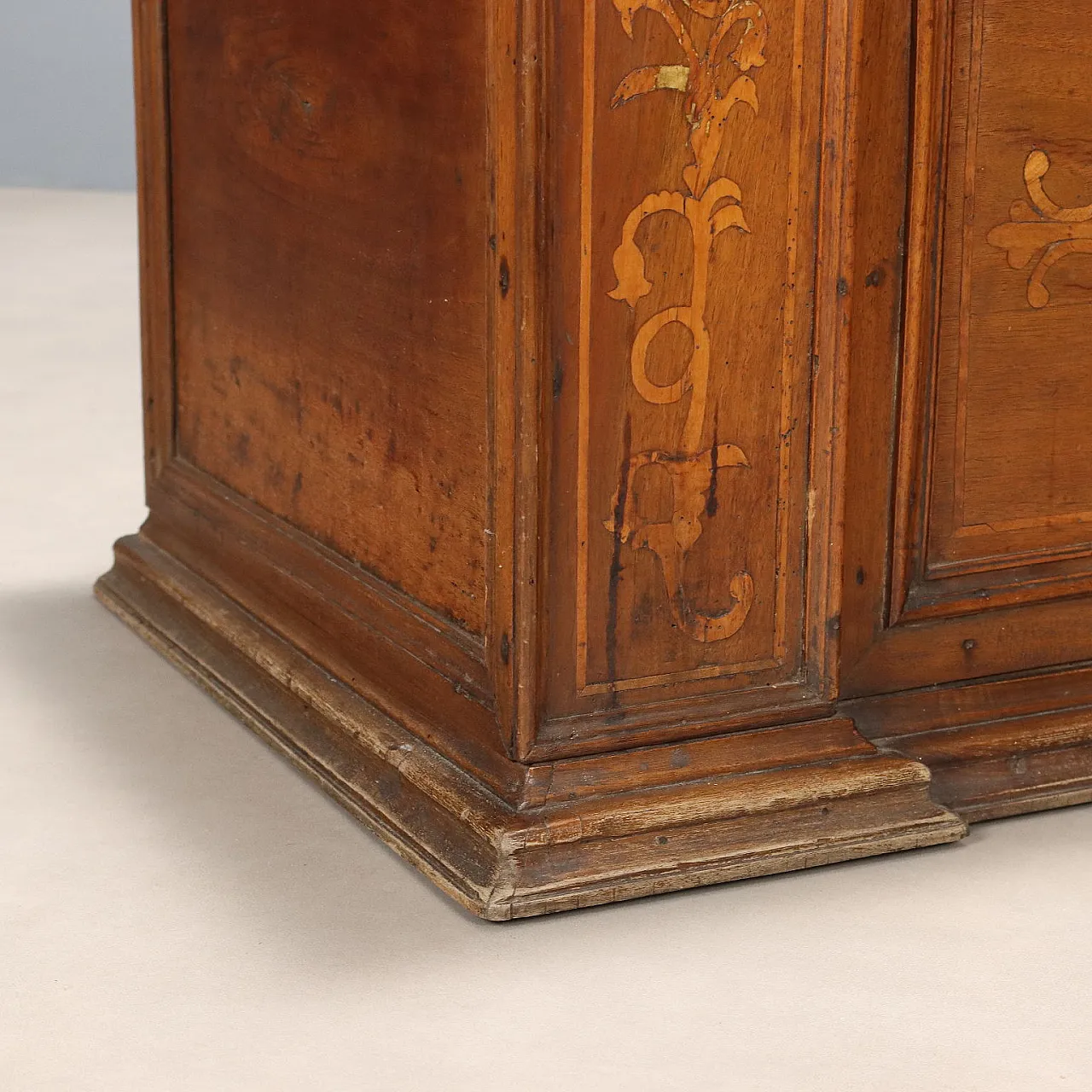 Cassapanca in noce e acero, fine '700 7