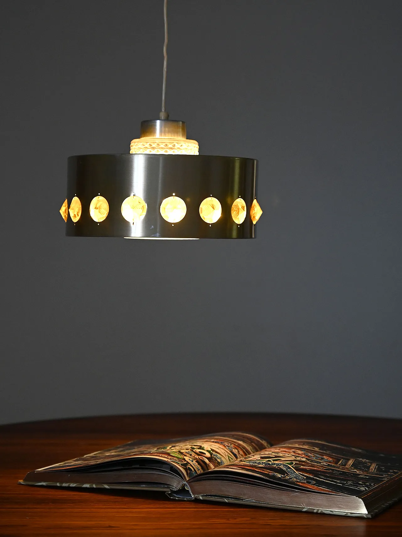 Pendant lamp with metal and glass 3
