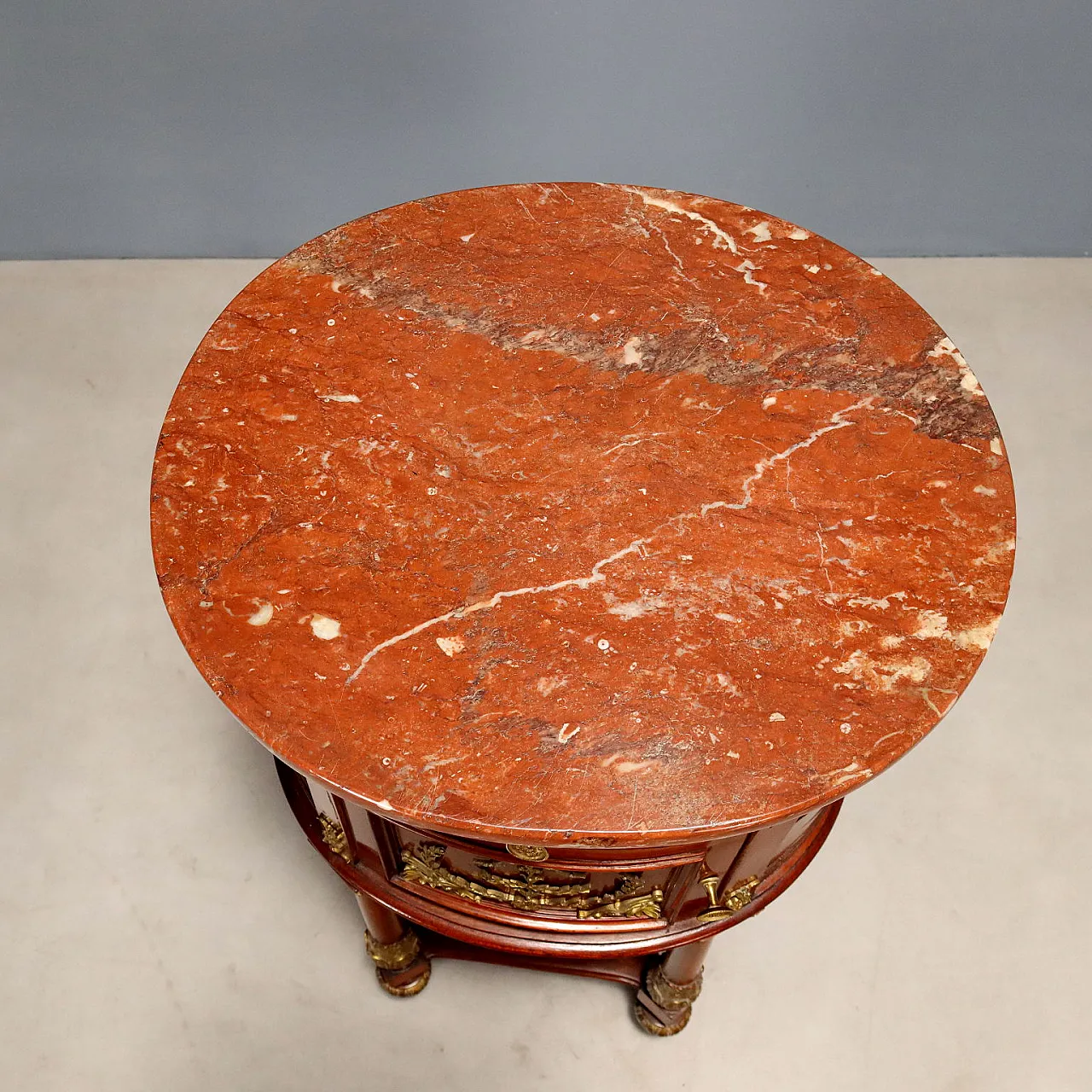 Coppia di comodini ovali in mogano e piano in marmo, primo '900 4