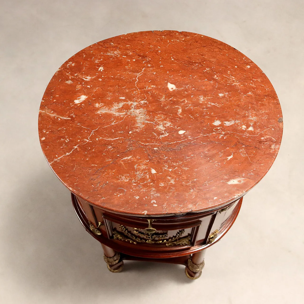 Coppia di comodini ovali in mogano e piano in marmo, primo '900 5