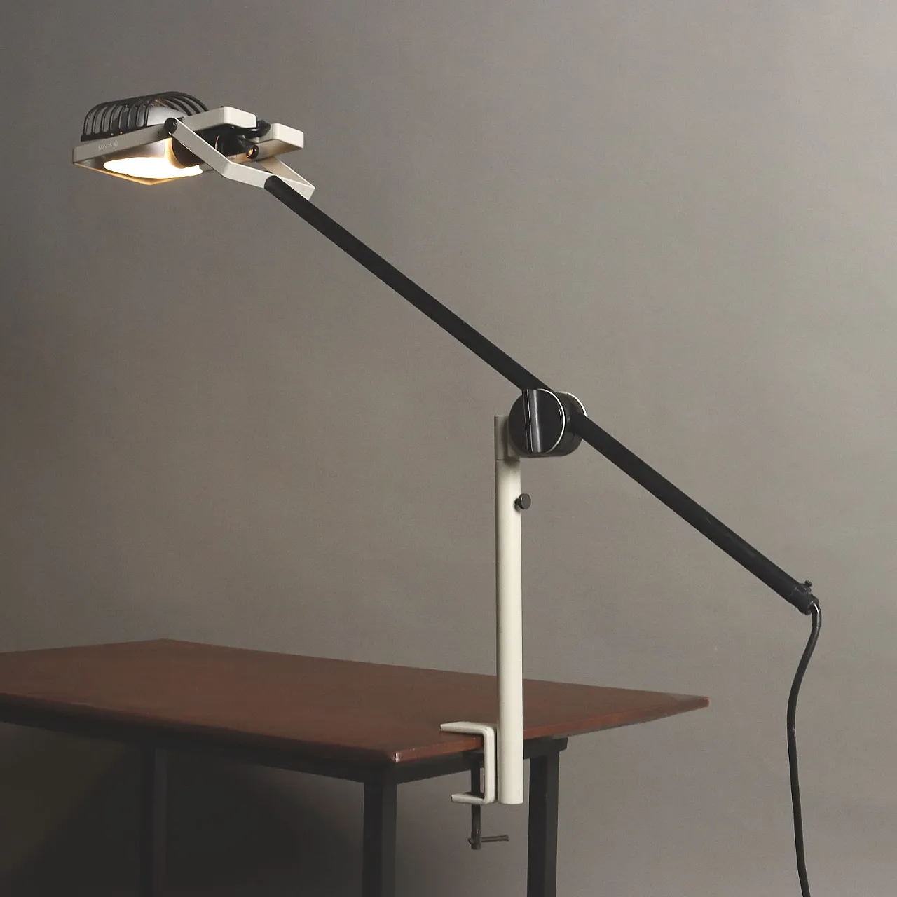 Lampada Sintesi Morsetto di Ernesto Gismondi per Artemide, fine '900 1