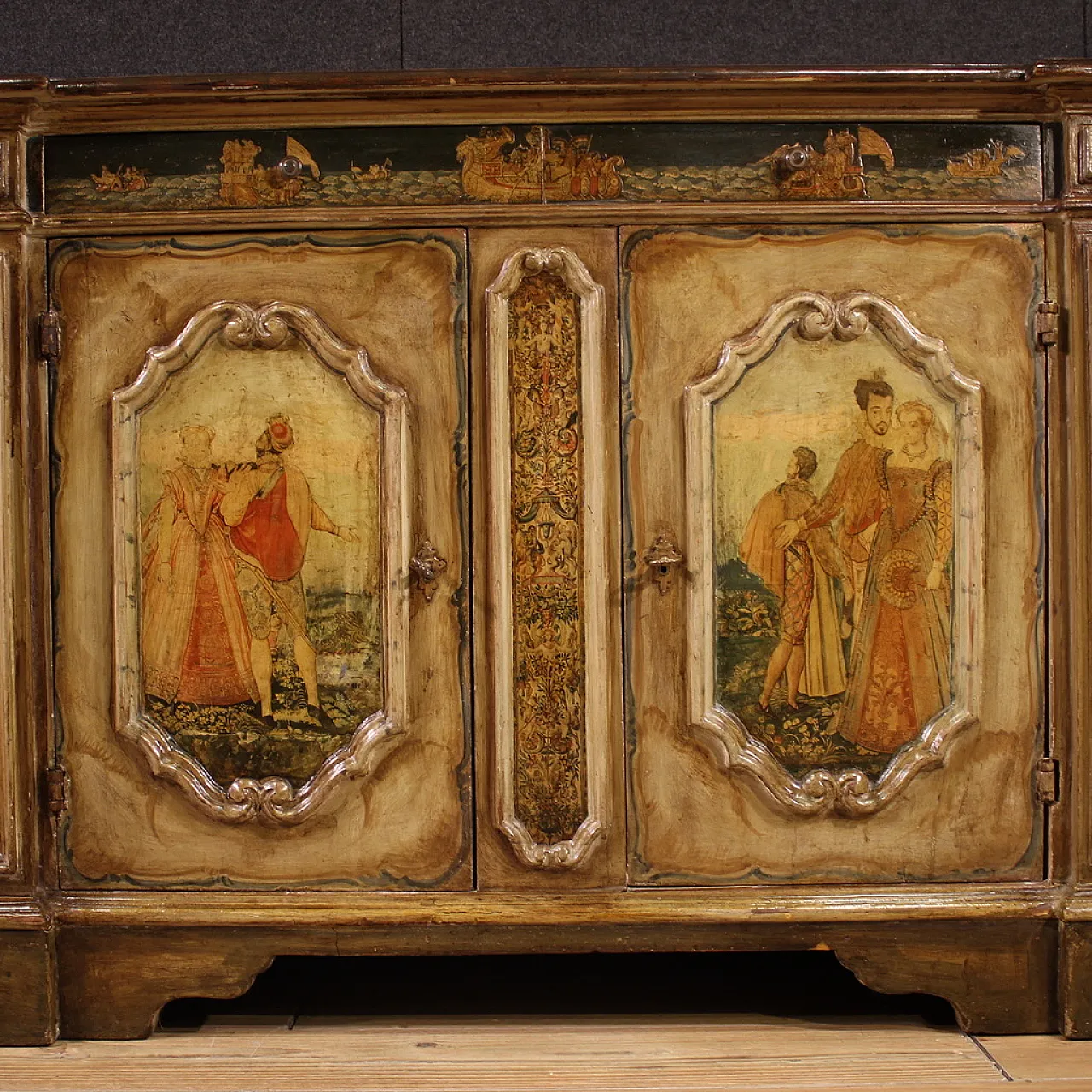 Grande credenza veneziana laccata e dipinta, '900 4