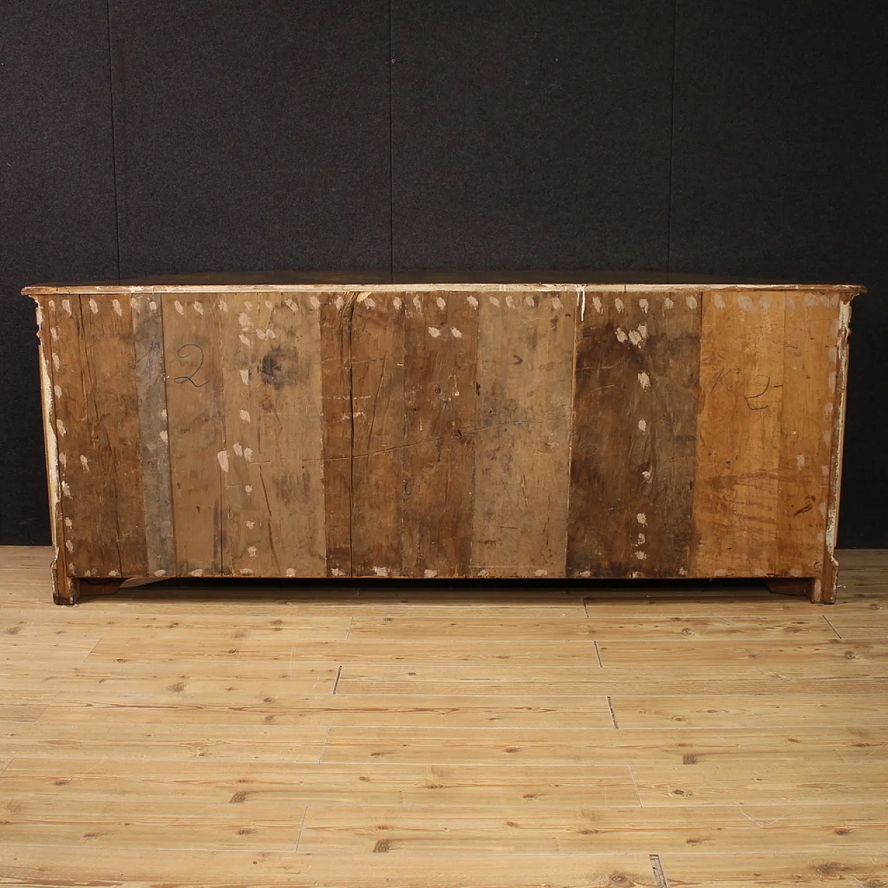 Grande credenza veneziana laccata e dipinta, '900 10