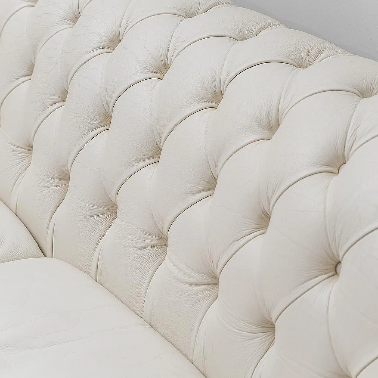 Chesterfield 3-seater sofa in white leather, 1970s 3