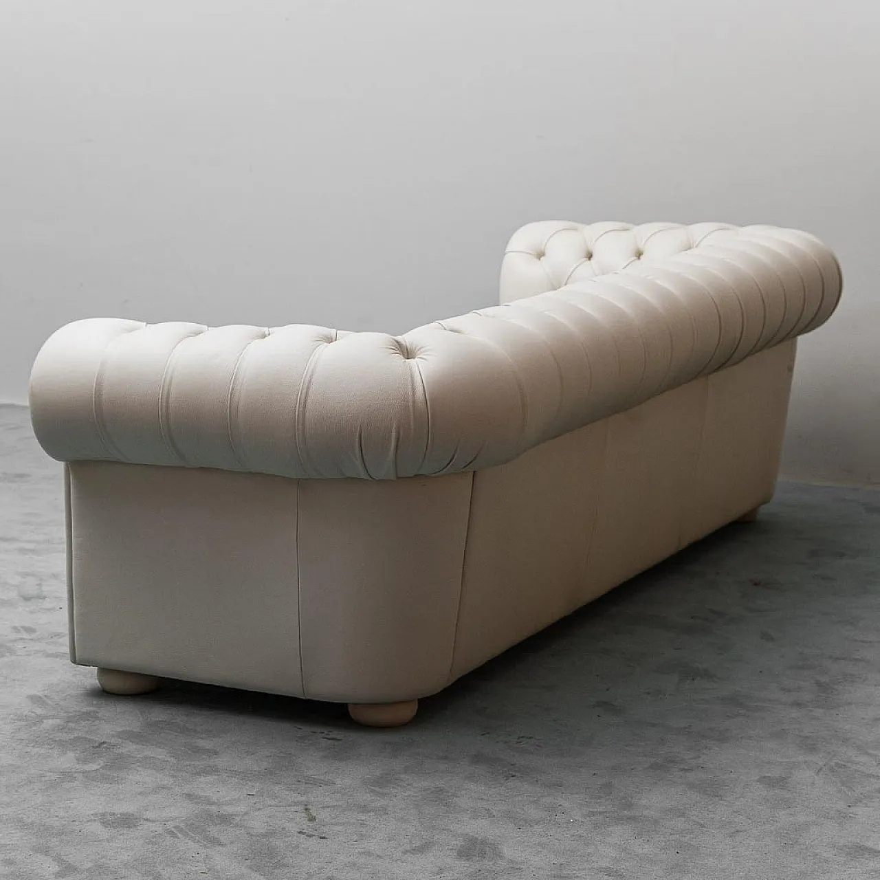 Chesterfield 3-seater sofa in white leather, 1970s 7