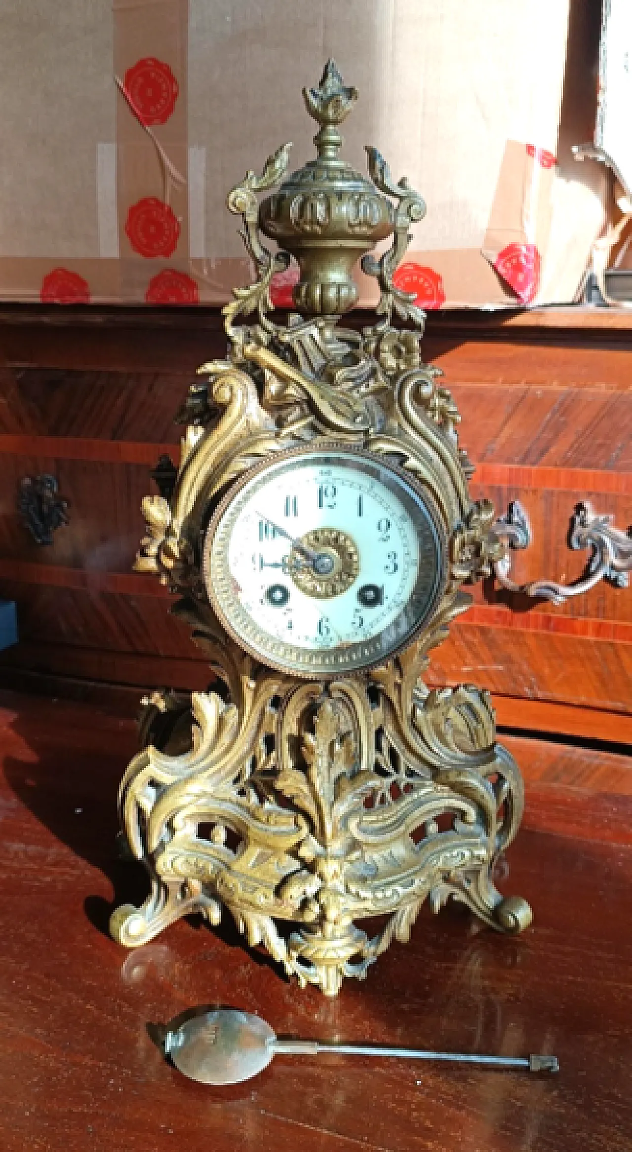 Parisian bronze Napoleon III table clock, 19th century 1