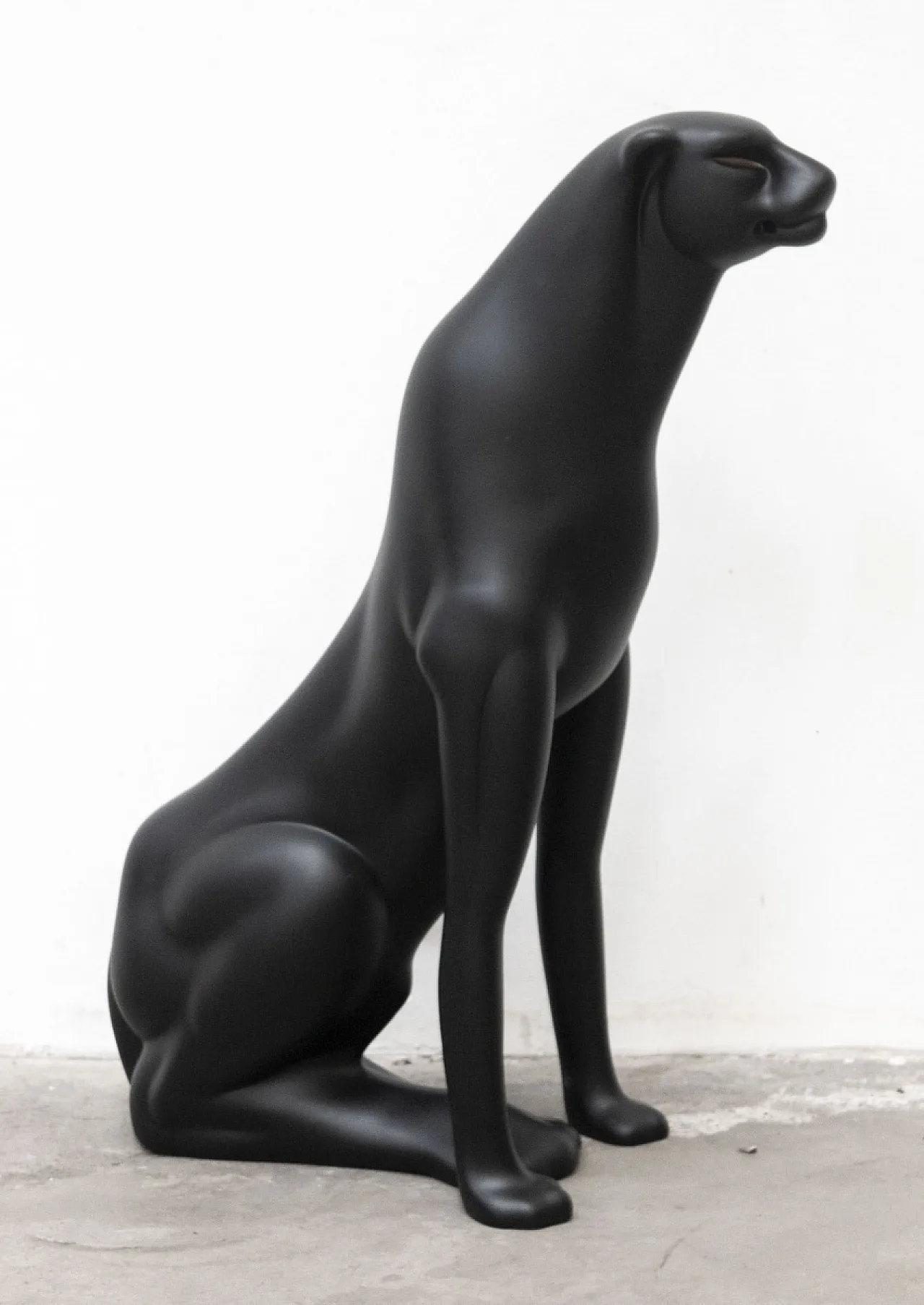 Black panther statue in resin, late 20th century 2