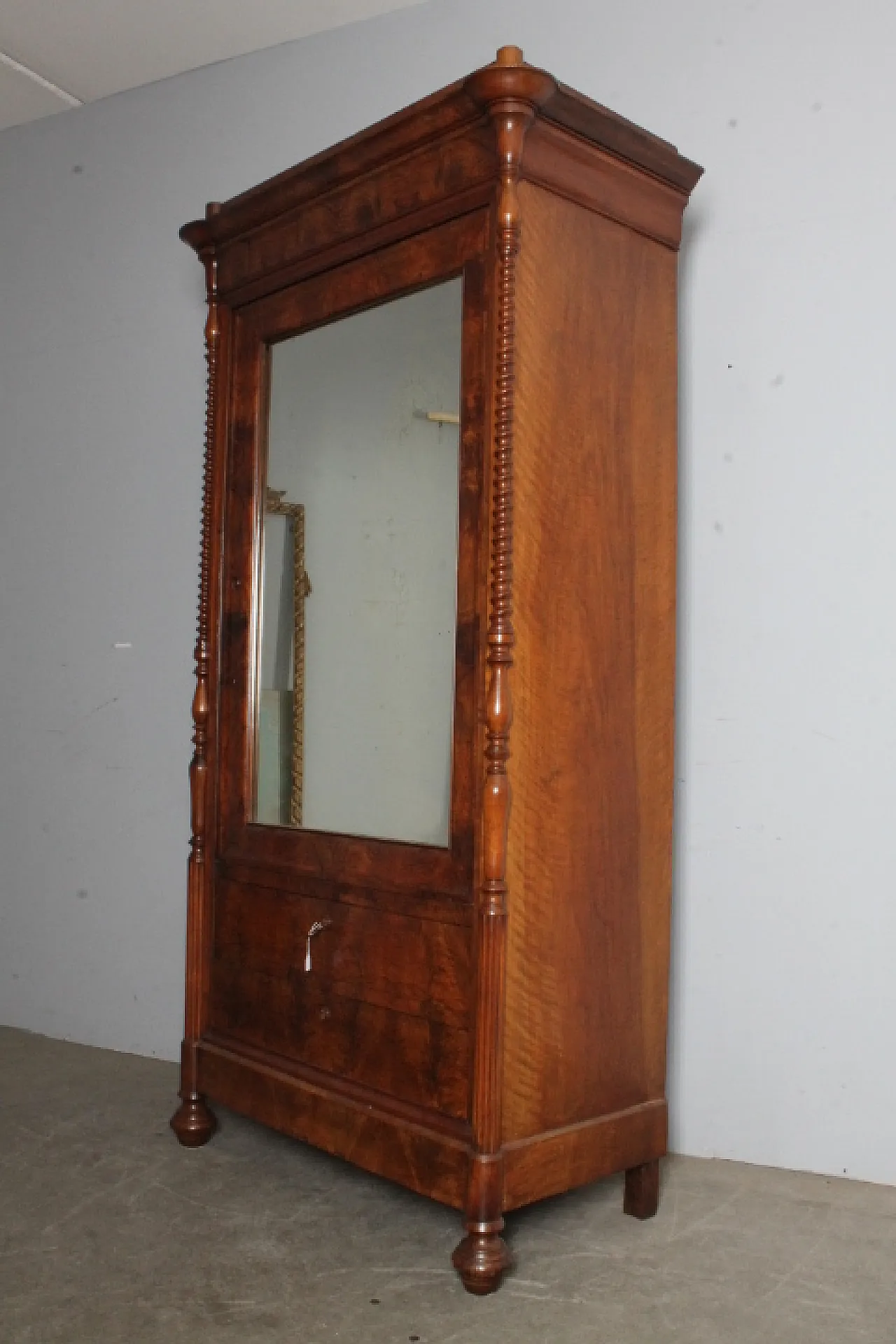 Louis Philippe Lombard mirror cabinet, 19th century 11