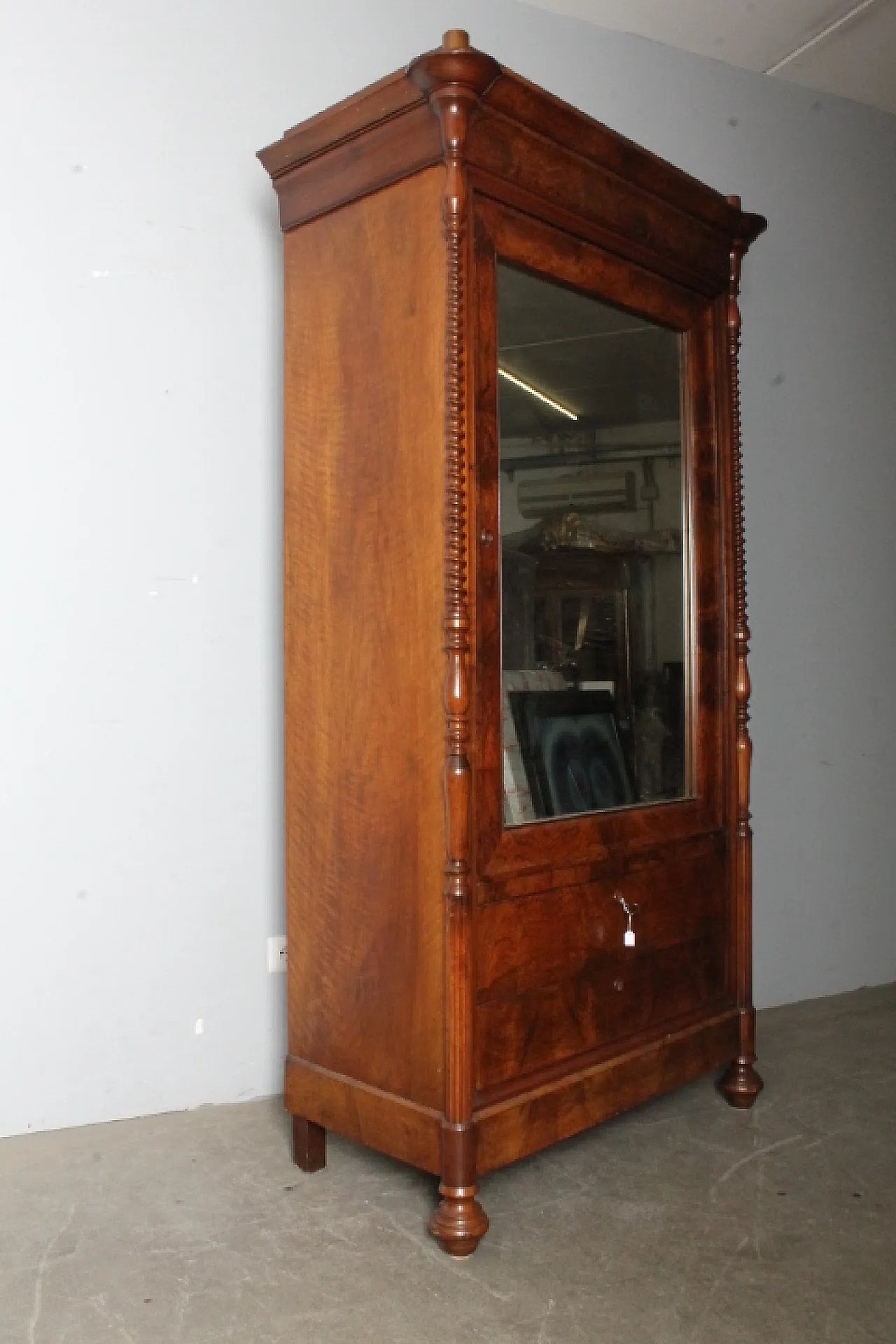 Louis Philippe Lombard mirror cabinet, 19th century 16