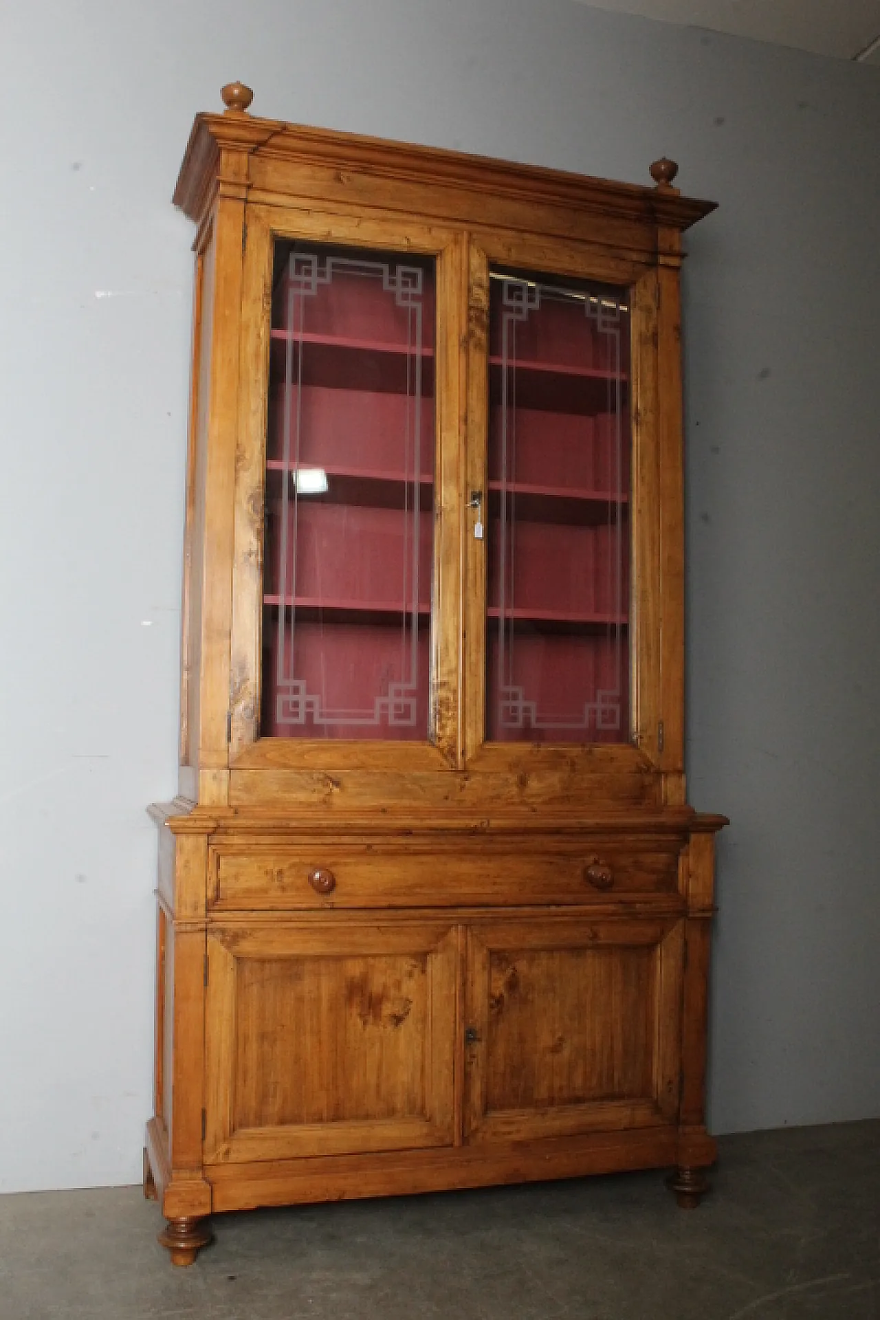 Liberty display cabinet, 1920s 1