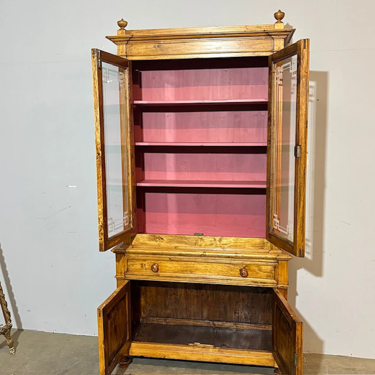 Liberty display cabinet, 1920s 2