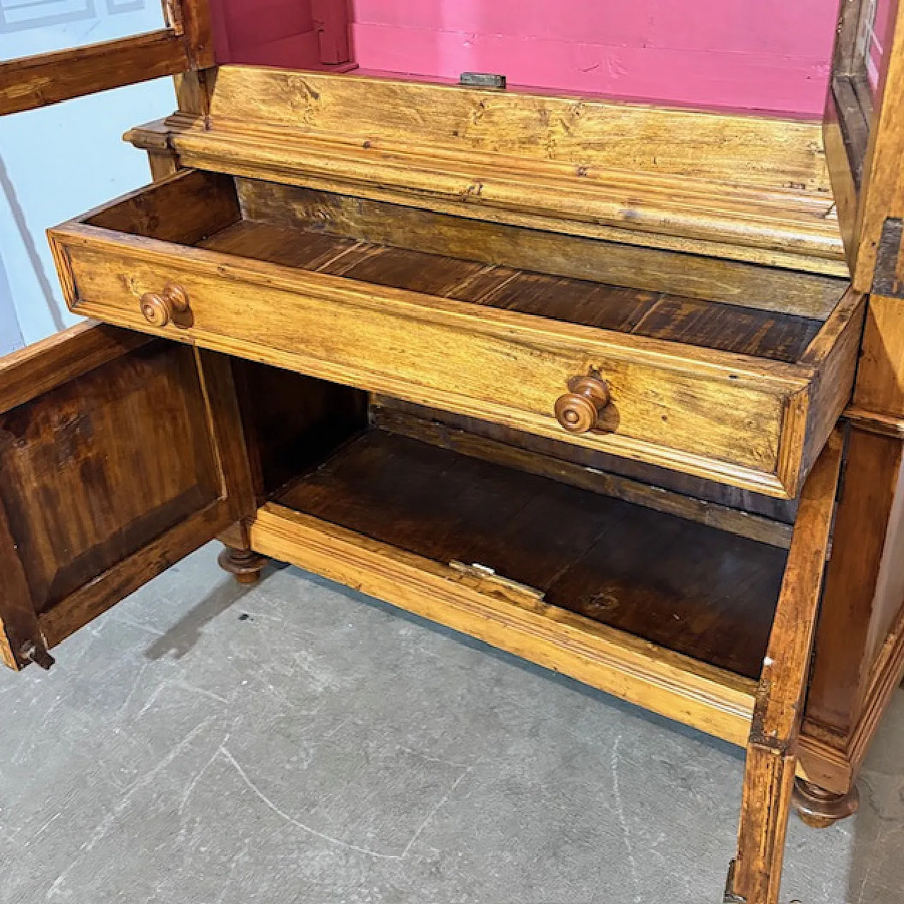 Liberty display cabinet, 1920s 4