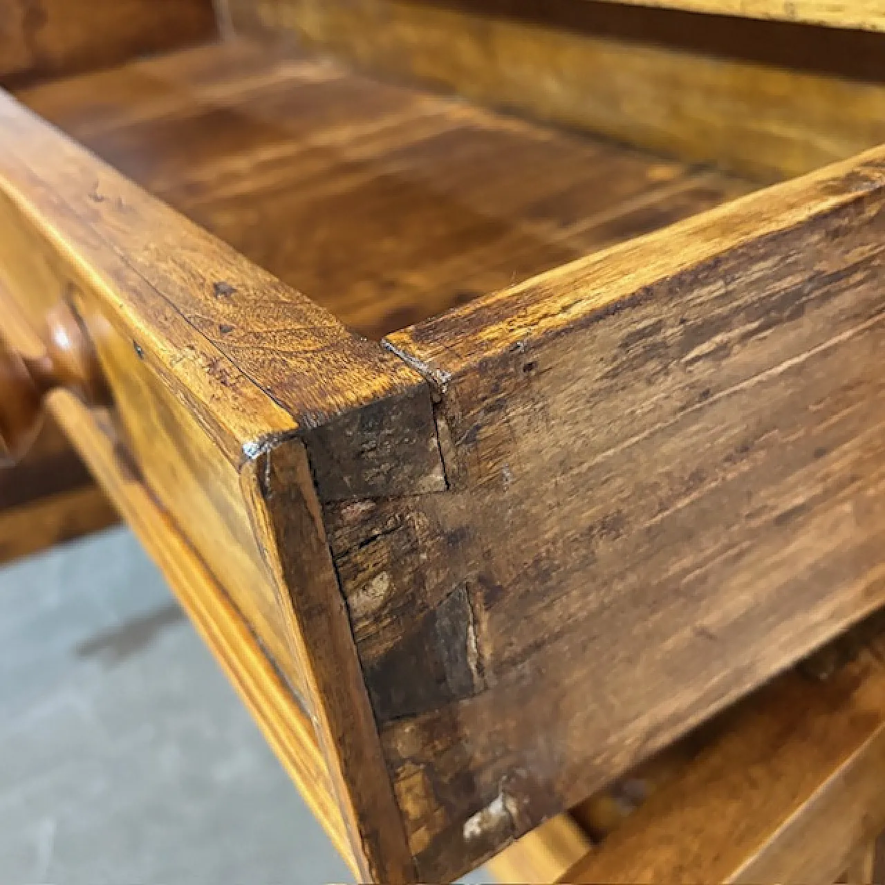 Liberty display cabinet, 1920s 5