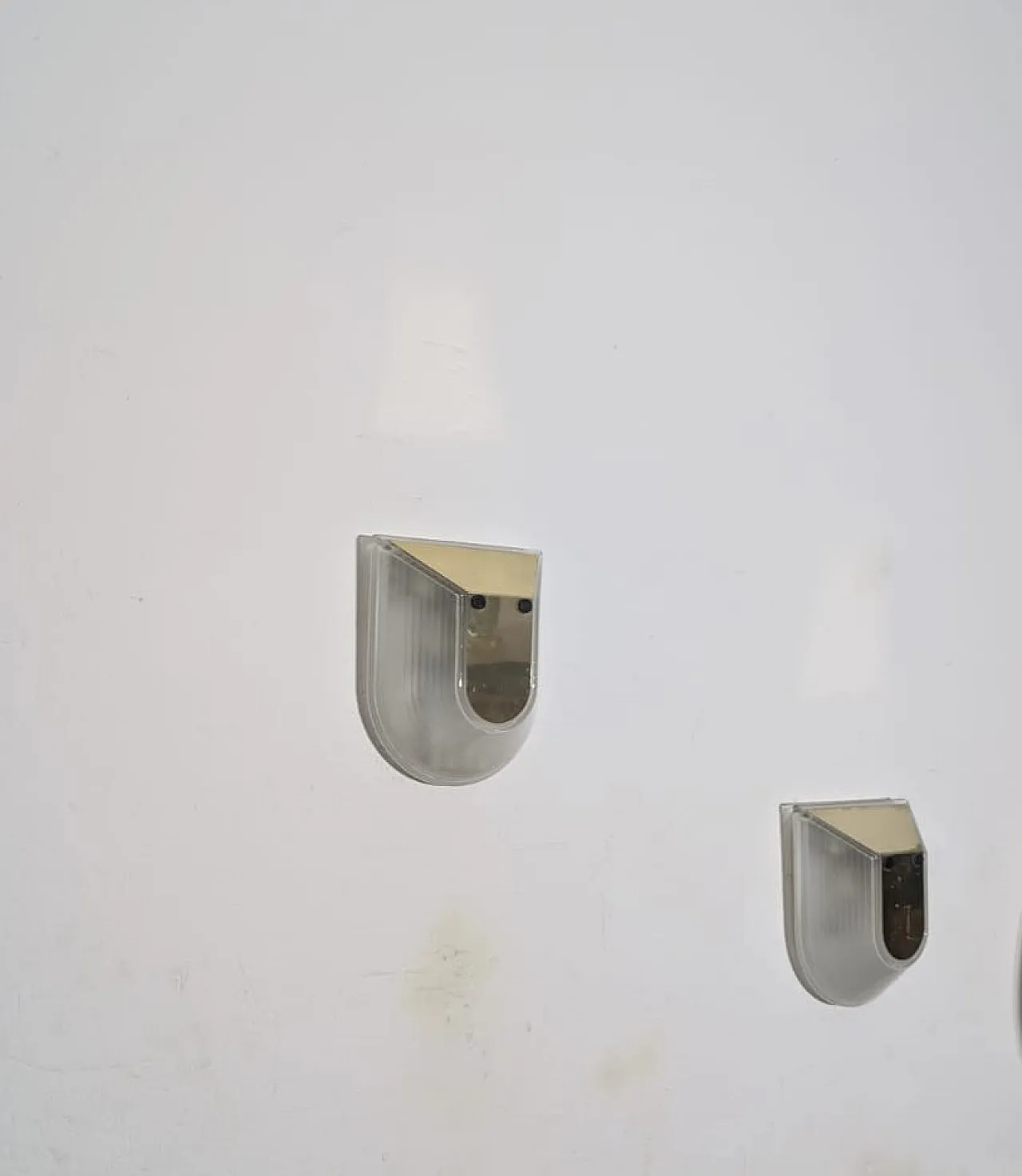 Iconic Italian Tesi Wall lamp by Roberto Fiorato for Prisma, 80s 5