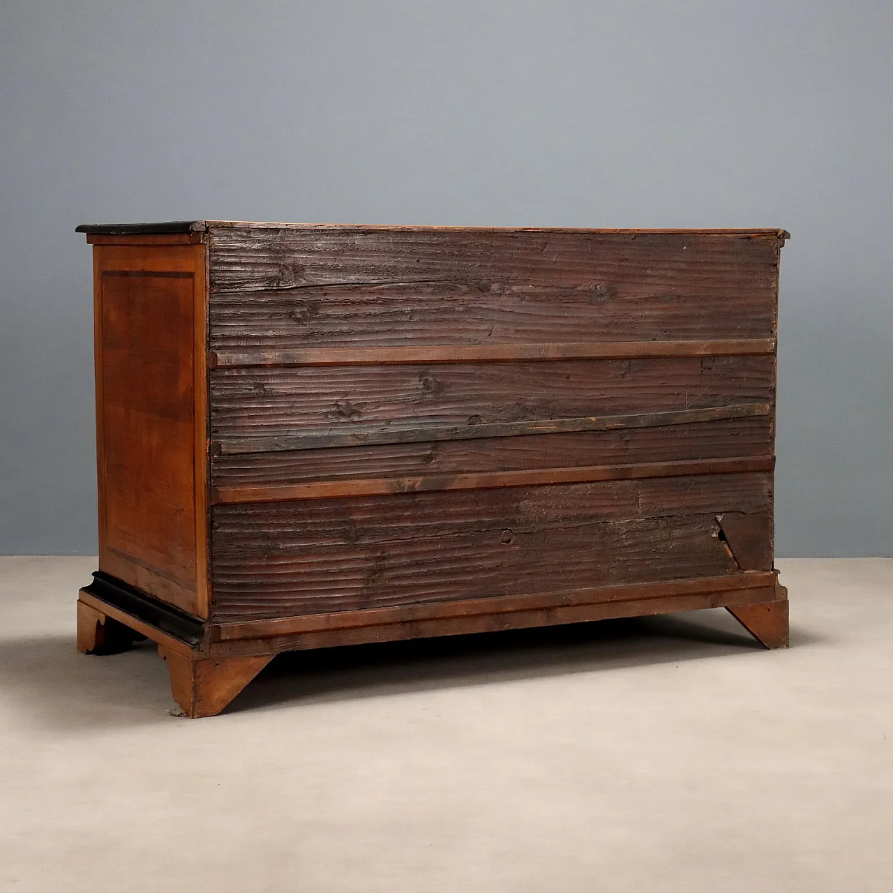 Three-drawer chest of drawers in wood and bronze, 18th century 10