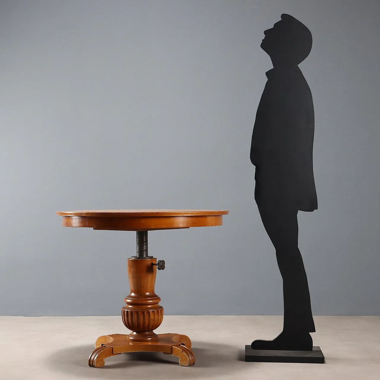 Mahogany and ash table with extendable round top, late 19th century 2