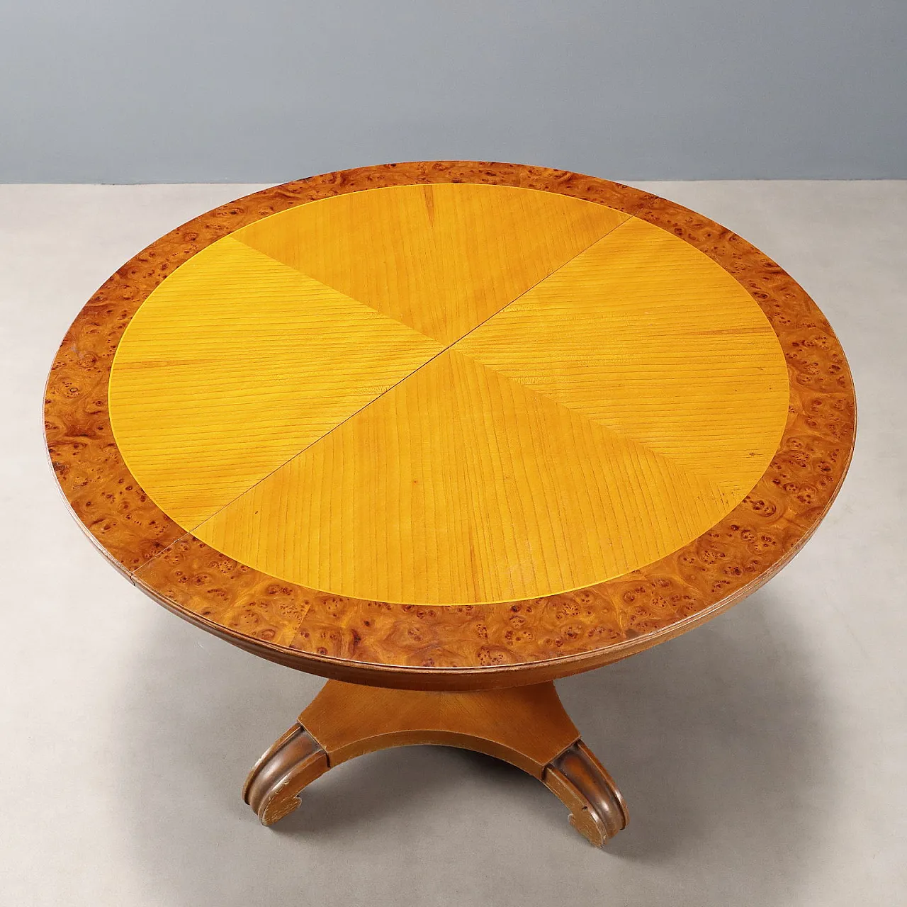 Mahogany and ash table with extendable round top, late 19th century 5