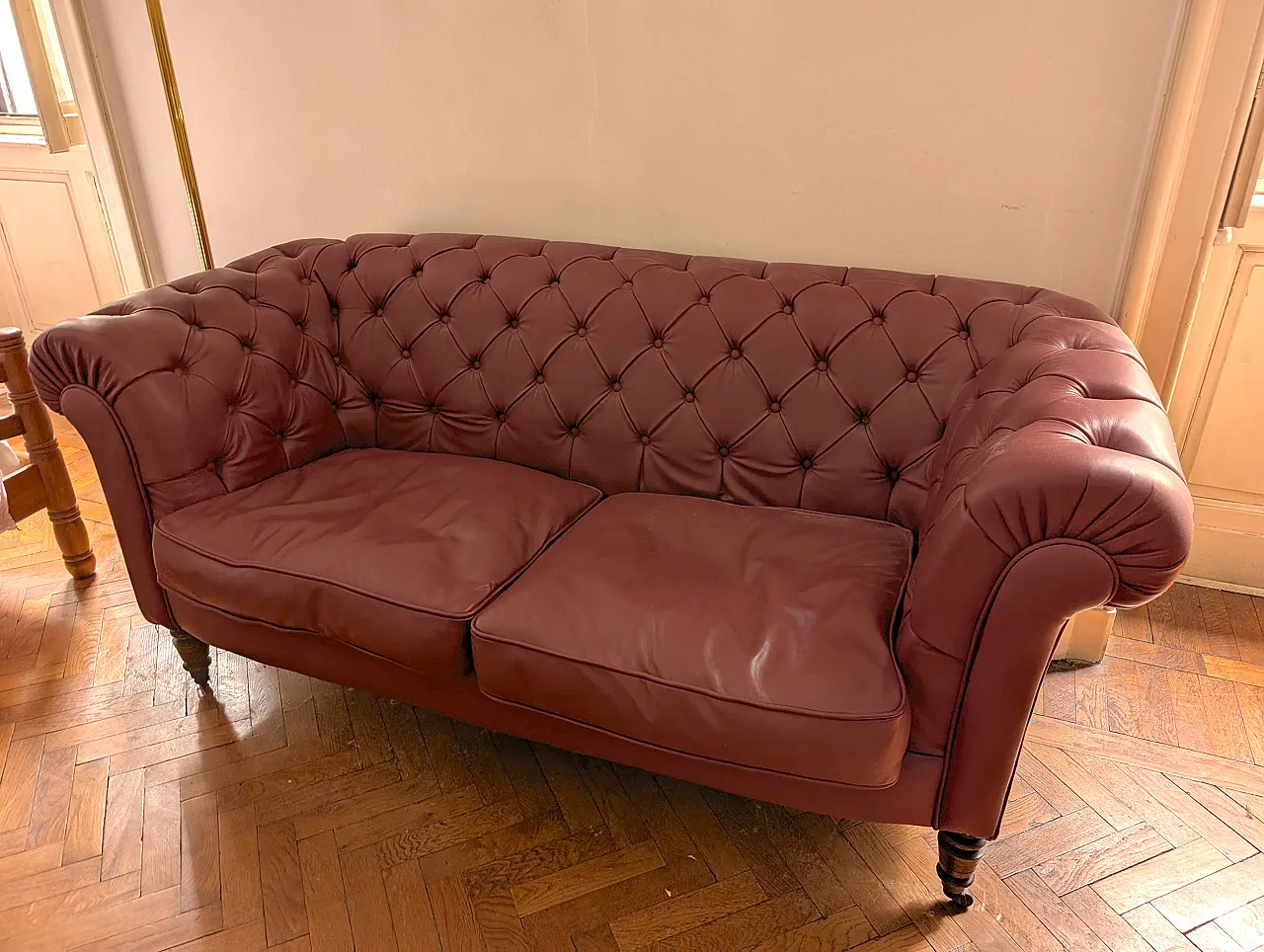 Chesterfield  sofa 2 seats in red leather, 70s 2