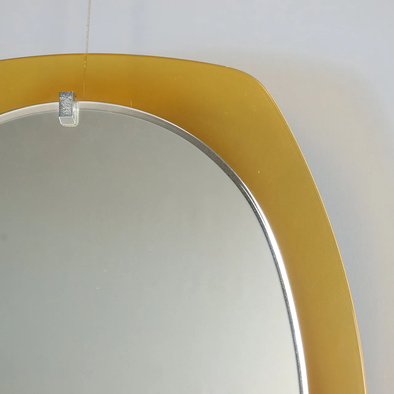 Specchio da parete ovale con cornice in vetro, anni '60 5