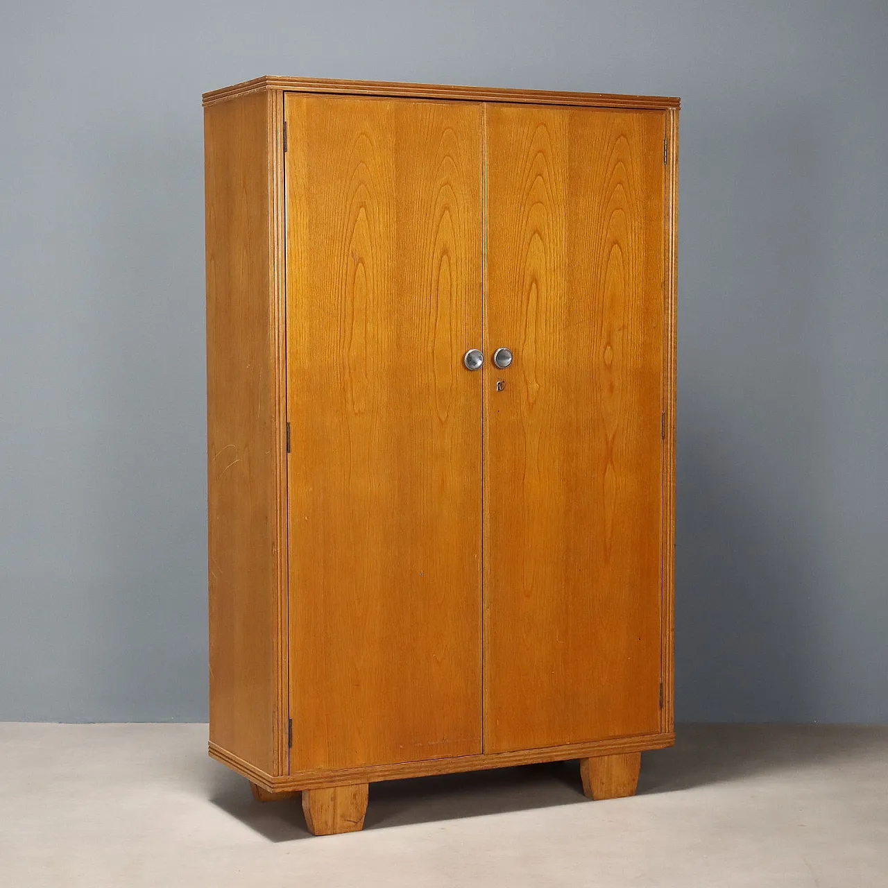 Storage unit with 2 folding doors, oak veneer, 20th century 1