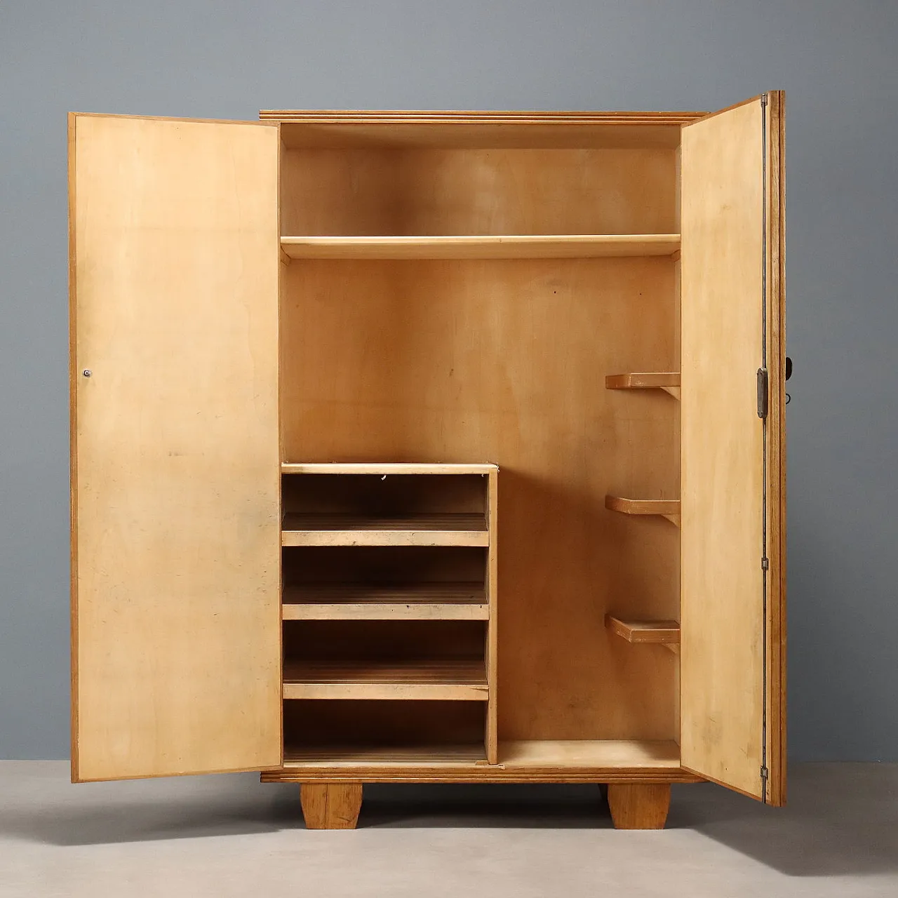 Storage unit with 2 folding doors, oak veneer, 20th century 3