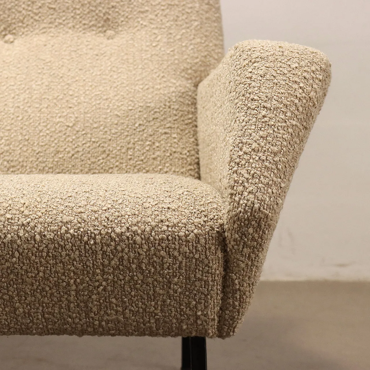 Divano a tre posti in metallo e tessuto beige, anni '60 4