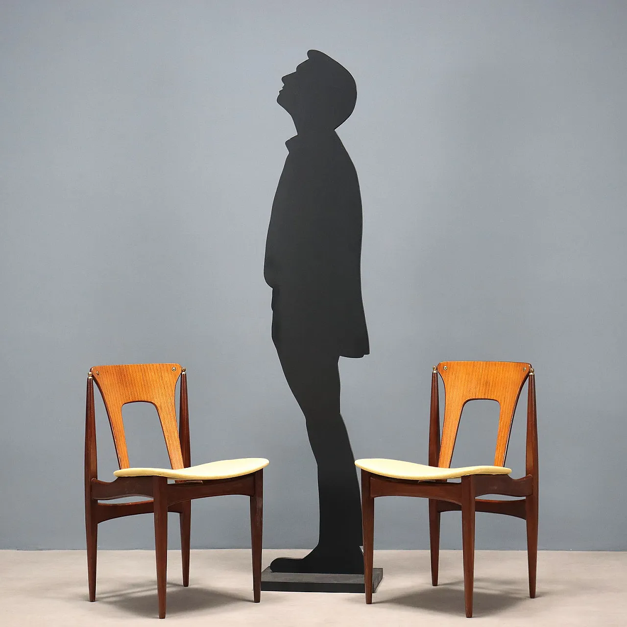 4 dining chairs in wood and yellow fabric, 20th century 3