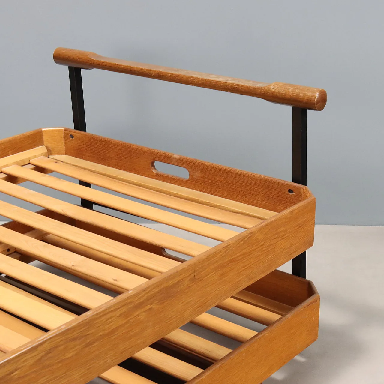 Pair of Tecno L75 beds by Osvaldo Borsani in wood, 20th century 6
