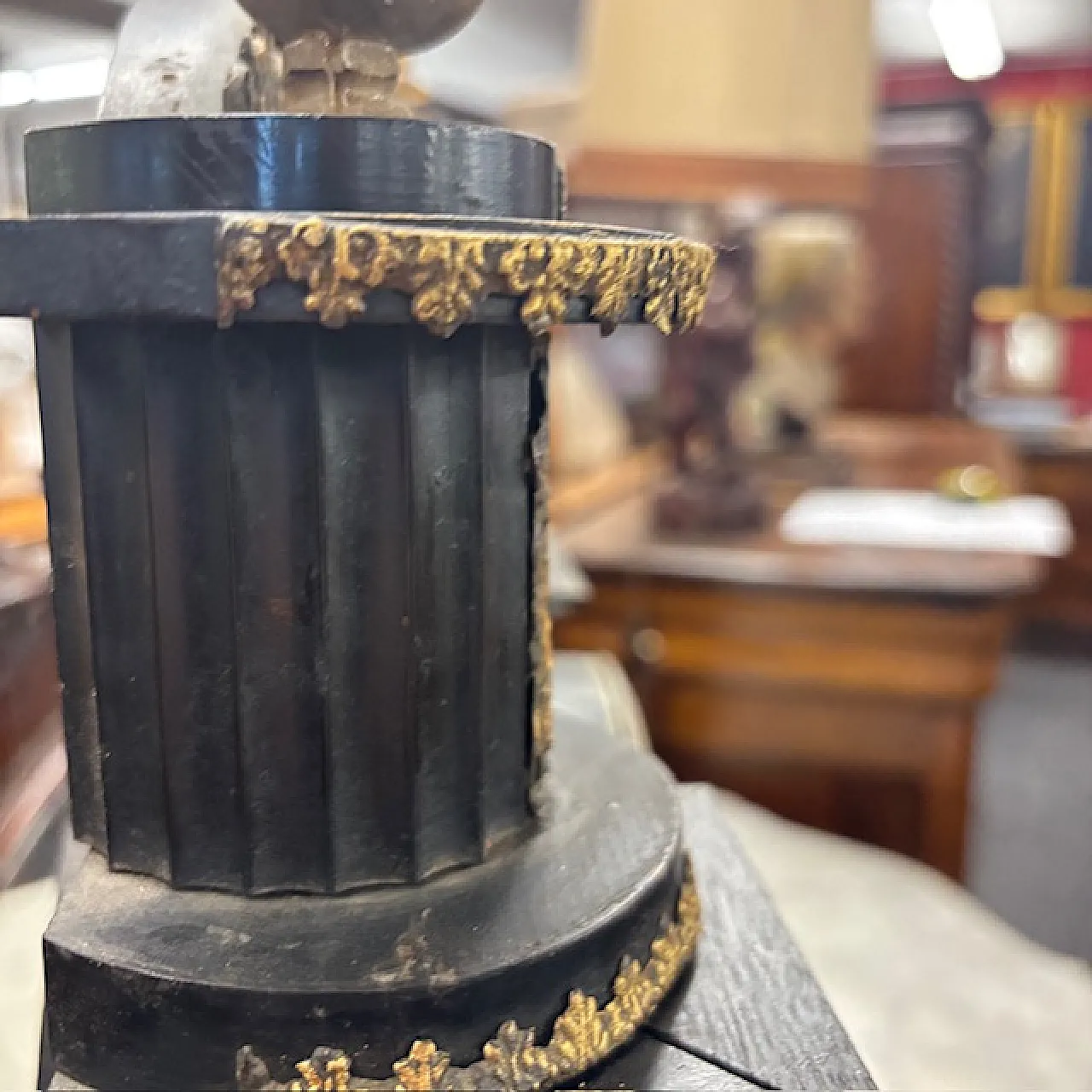 Empire clock in lacquered wood marble columns, early 19th century 13