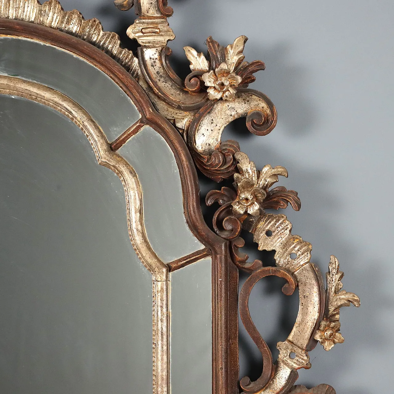 Specchio in stile rococò in legno laccato dipinto, '900 6