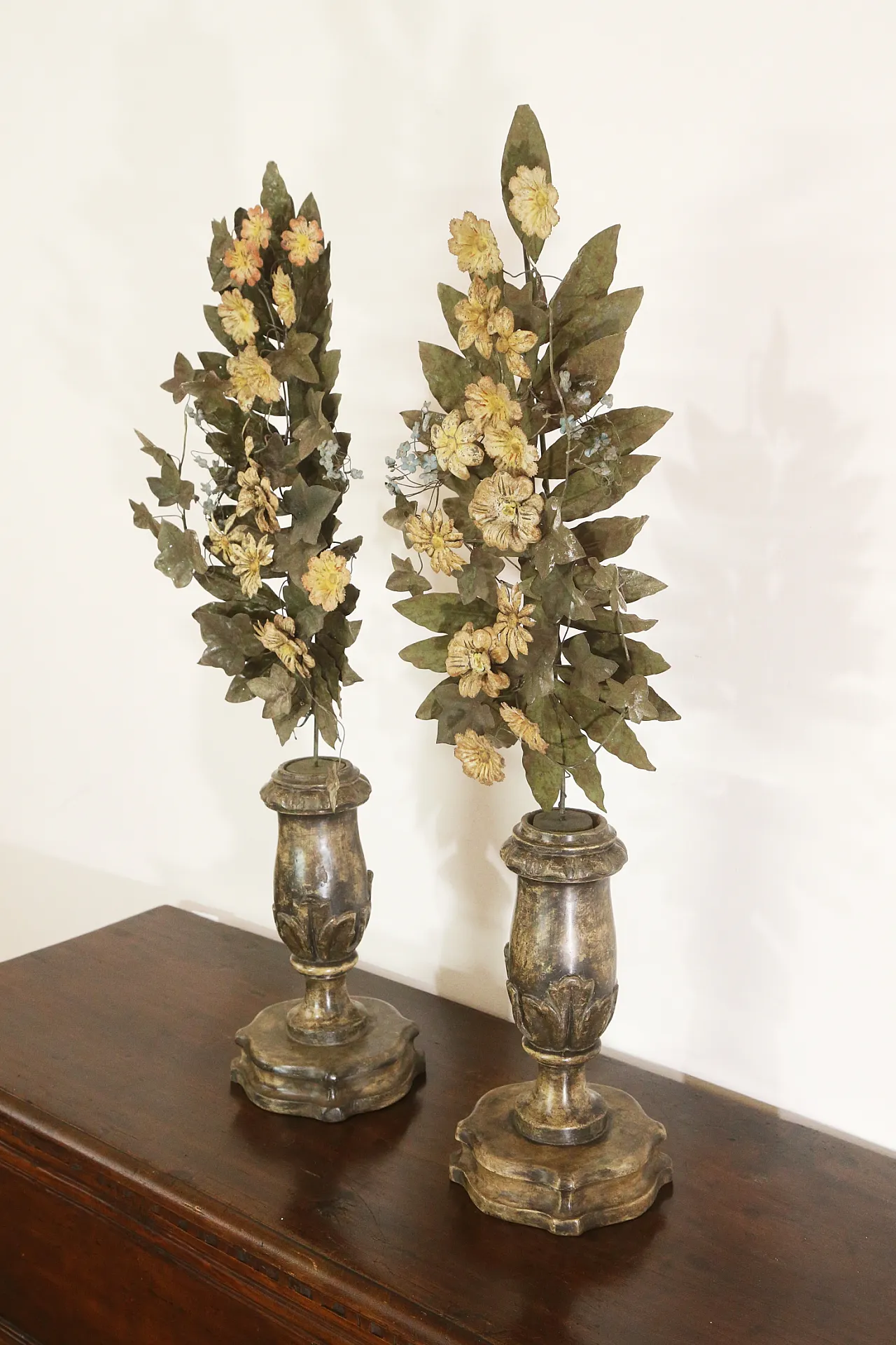 Pair of Baroque silver-plated wood palm holders, 18th century 19