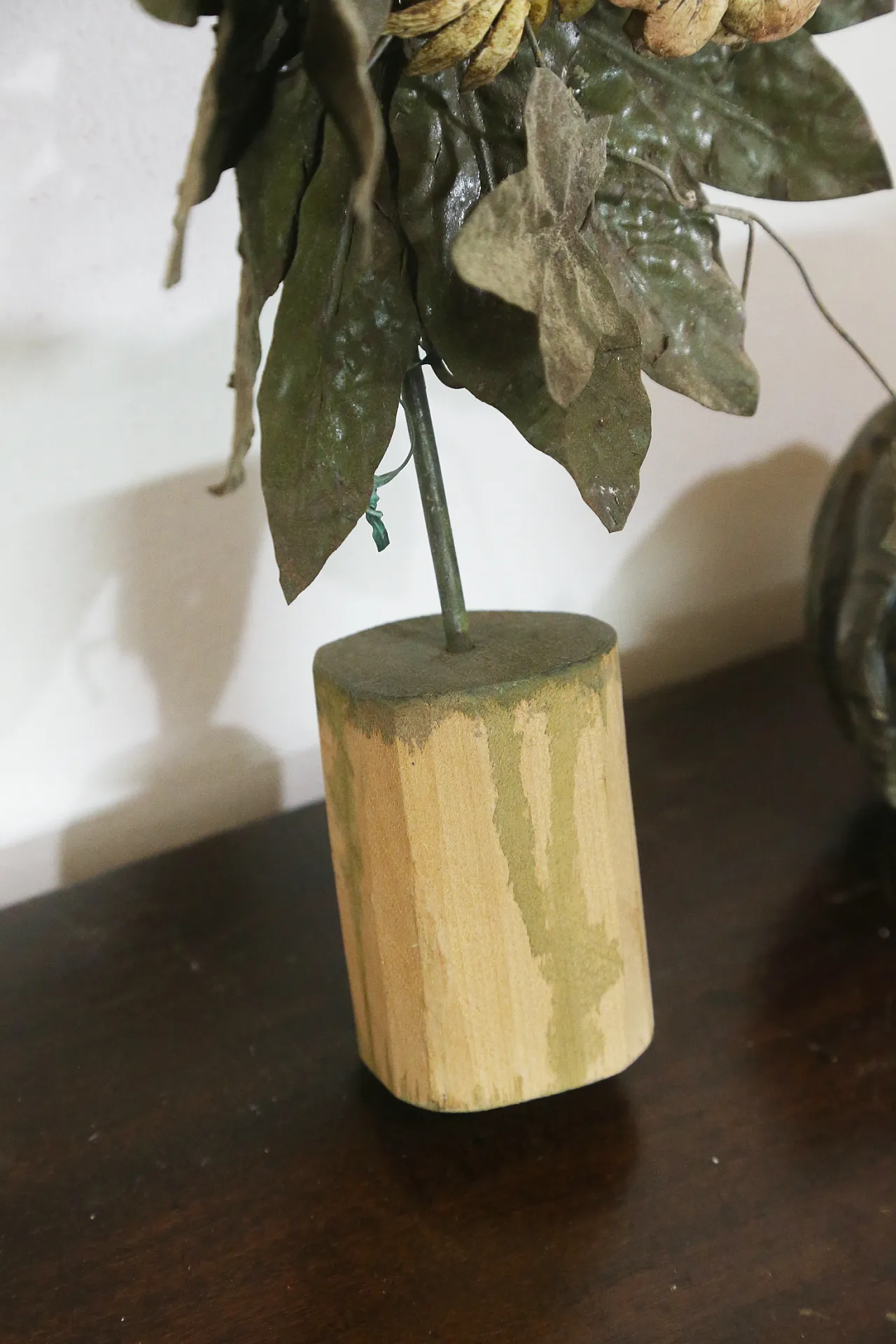 Pair of Baroque silver-plated wood palm holders, 18th century 24