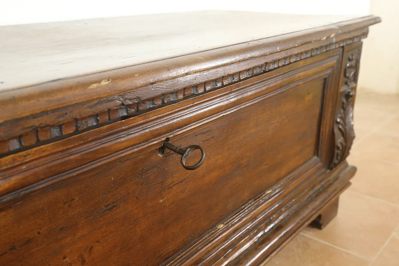 Cassapanca lombardo veneta in pioppo, '600 8