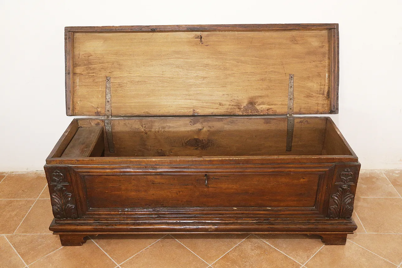 Cassapanca lombardo veneta in pioppo, '600 9