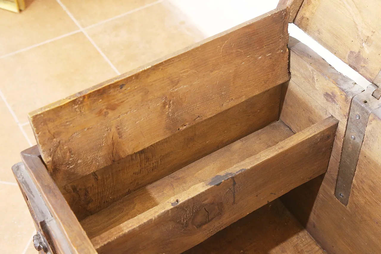 Cassapanca lombardo veneta in pioppo, '600 11