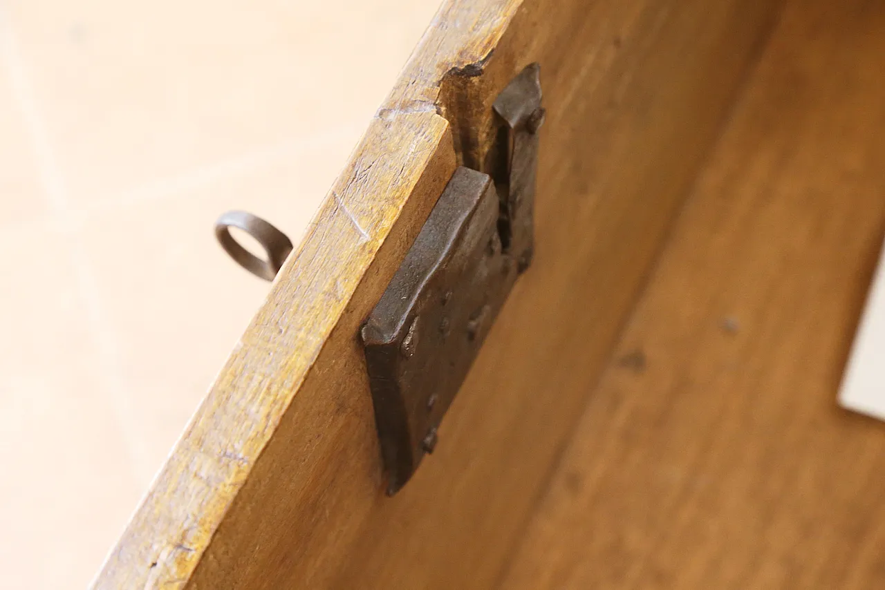 Cassapanca lombardo veneta in pioppo, '600 12