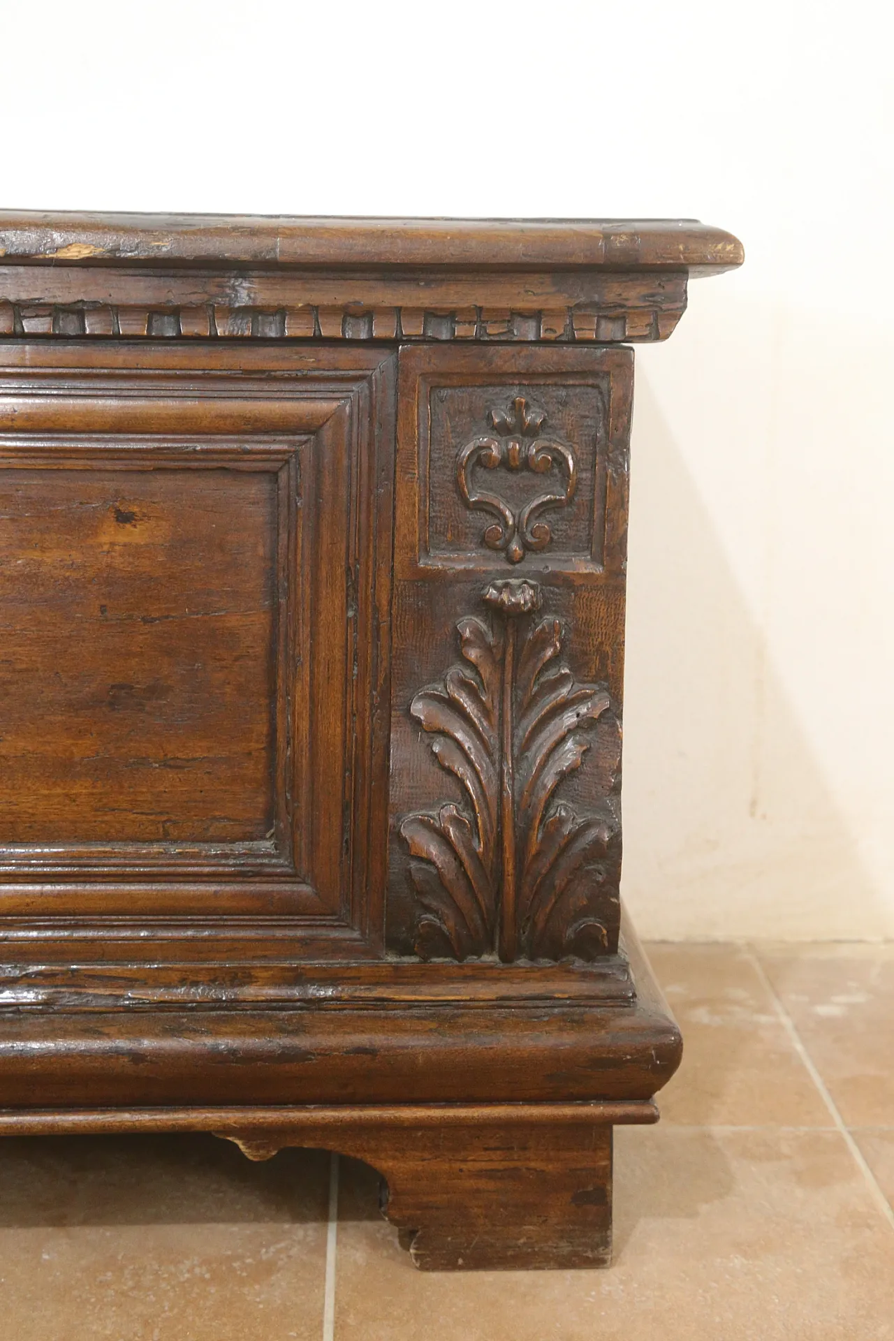 Cassapanca lombardo veneta in pioppo, '600 17