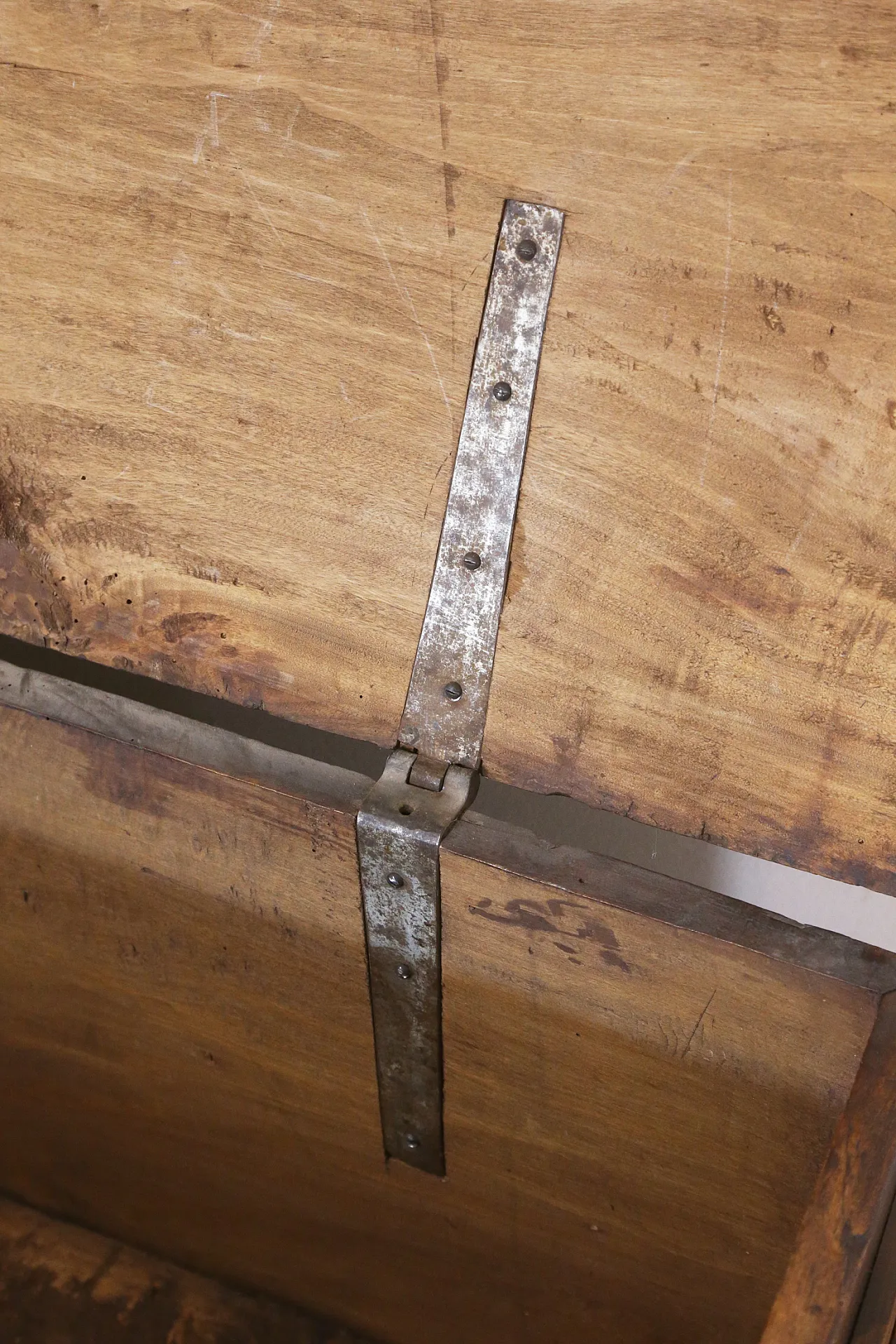 Cassapanca lombardo veneta in pioppo, '600 20