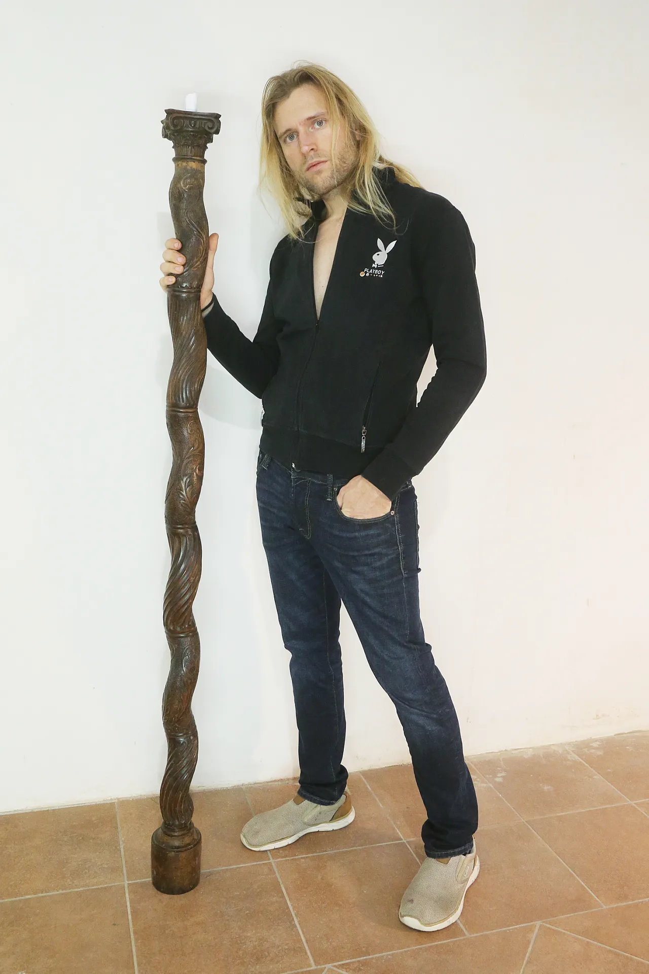 Solomonic twisted column carved in wood, 18th century 5