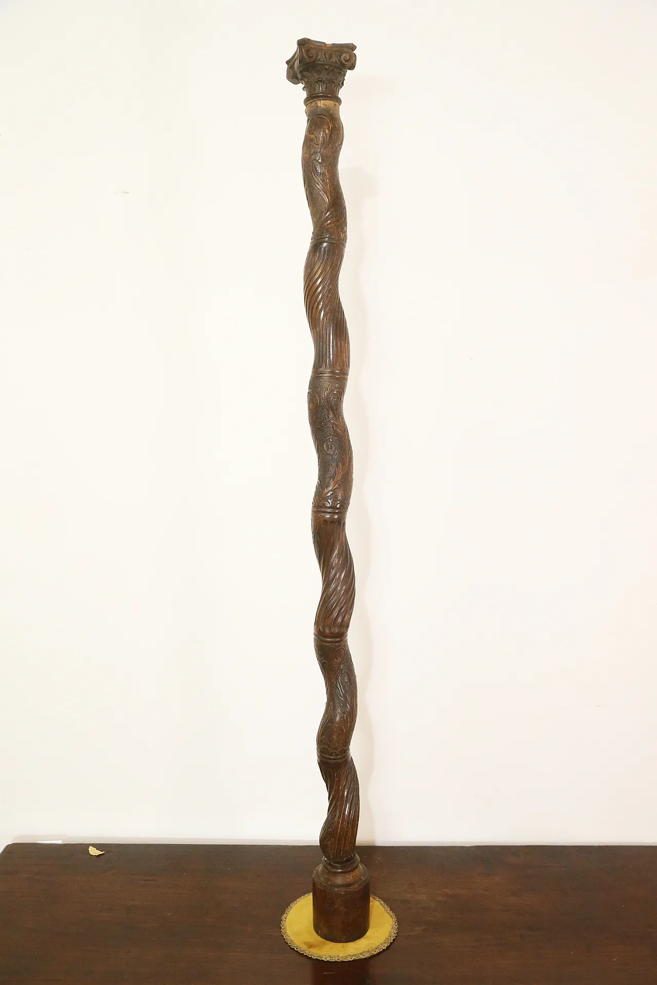 Solomonic twisted column carved in wood, 18th century 8