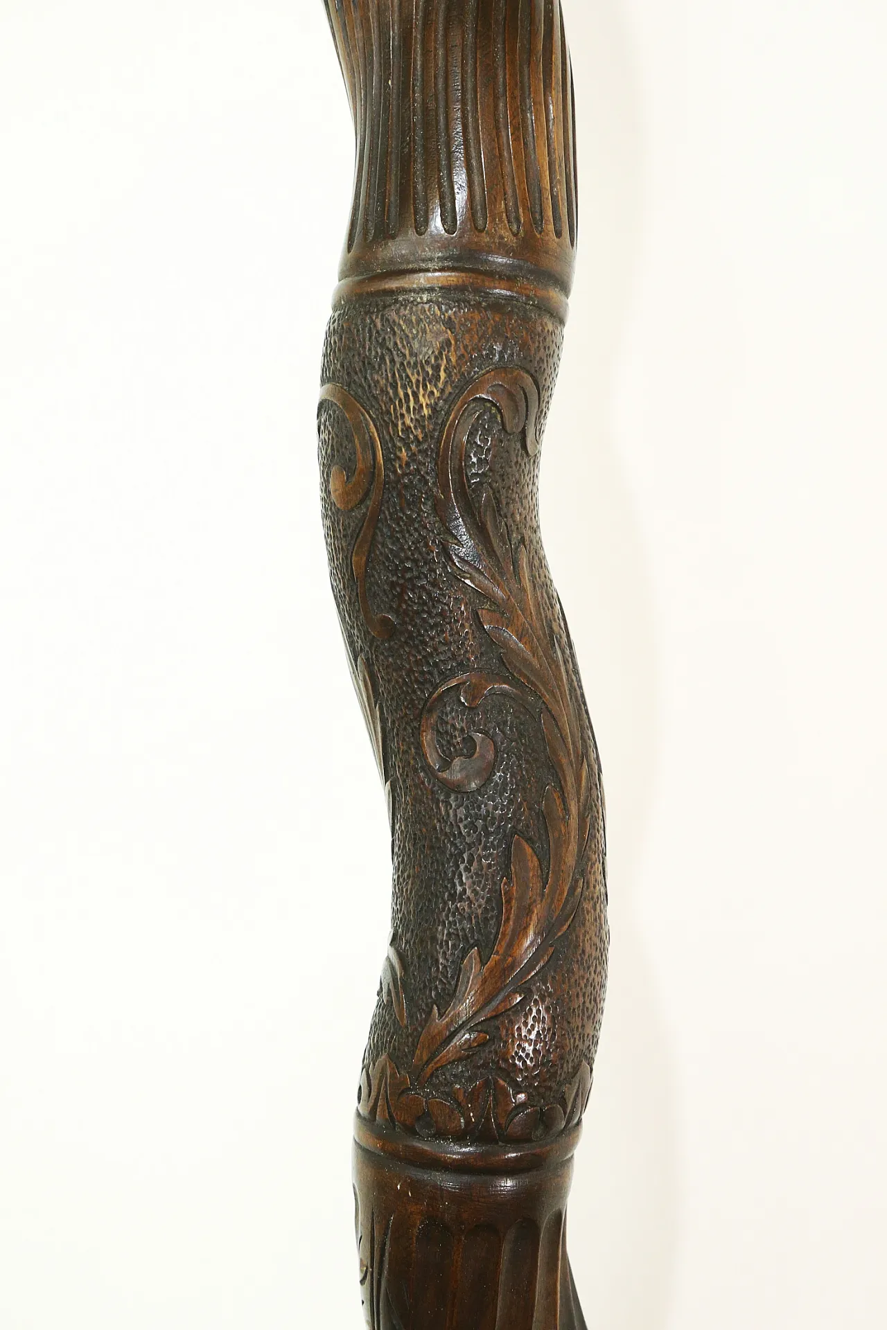 Solomonic twisted column carved in wood, 18th century 11