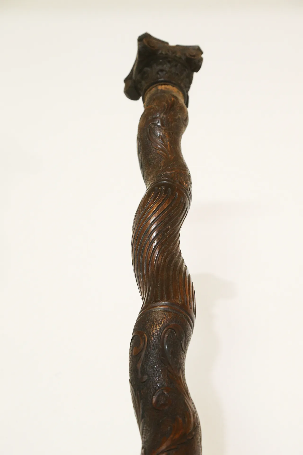 Solomonic twisted column carved in wood, 18th century 16