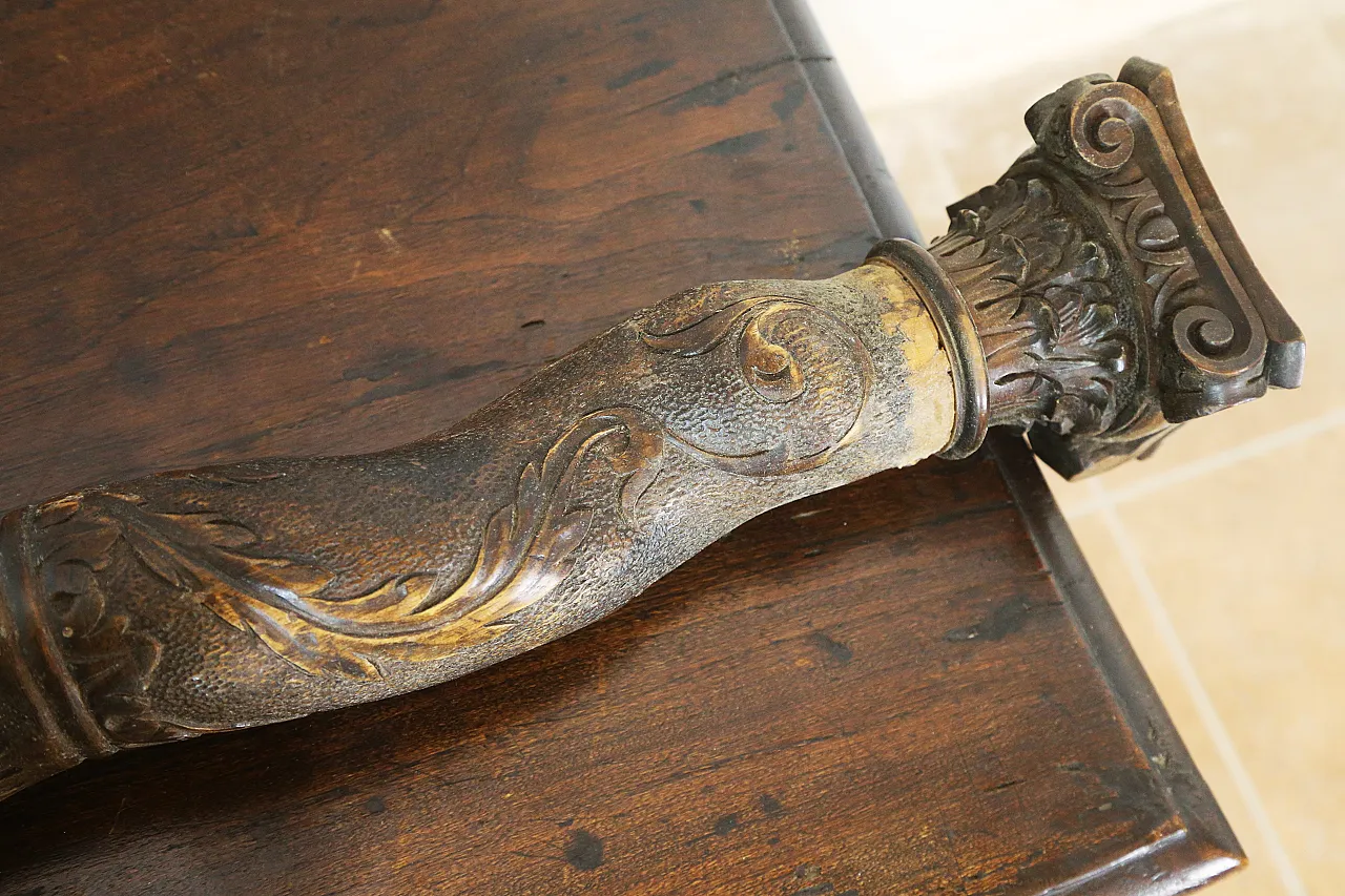 Solomonic twisted column carved in wood, 18th century 20