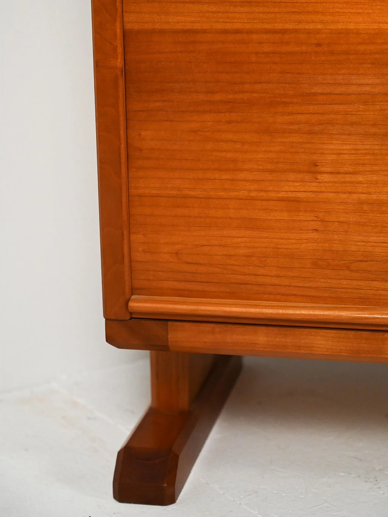 Scandinavian bookcase with sideboard and exposed shelves, 1940s/50s 7