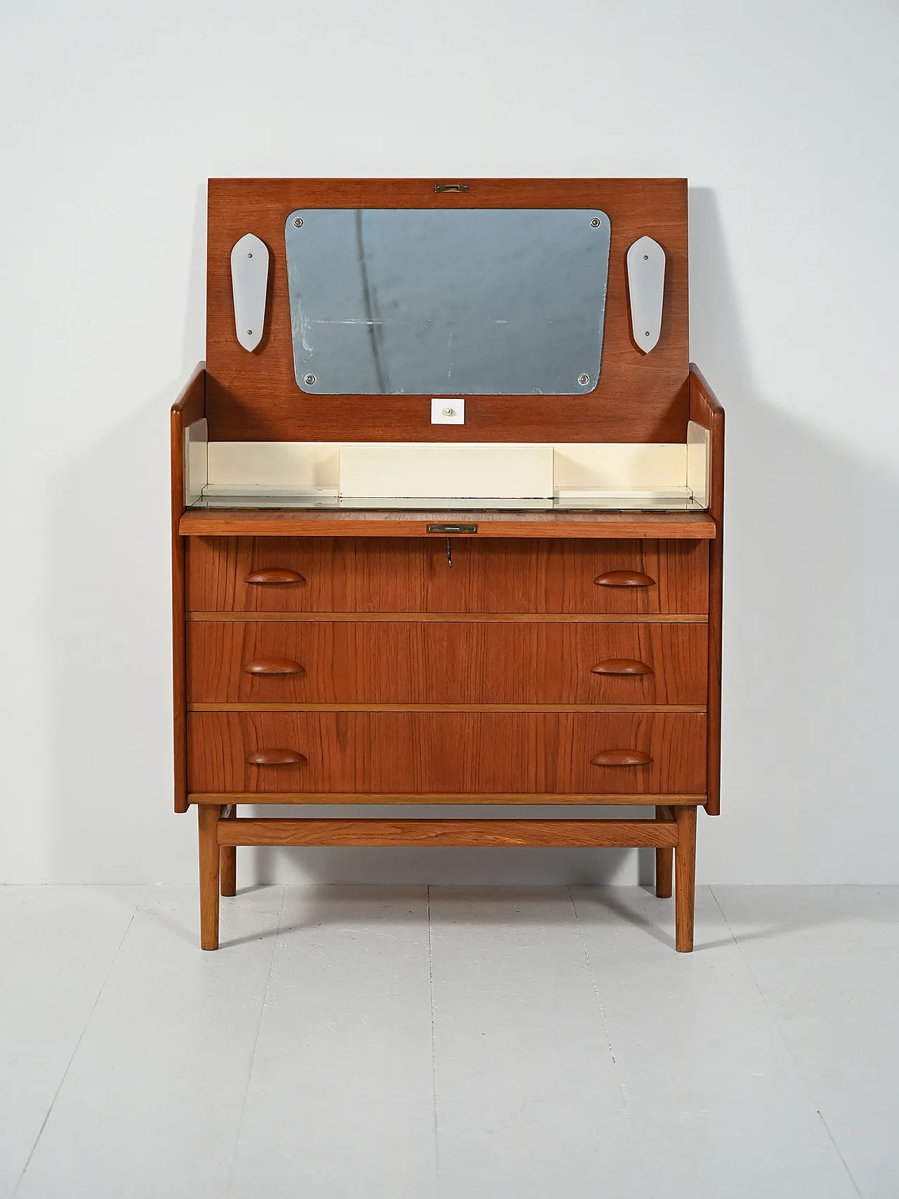 Dressing table with Scandinavian teak chest of drawers from the 1950s/60s 1