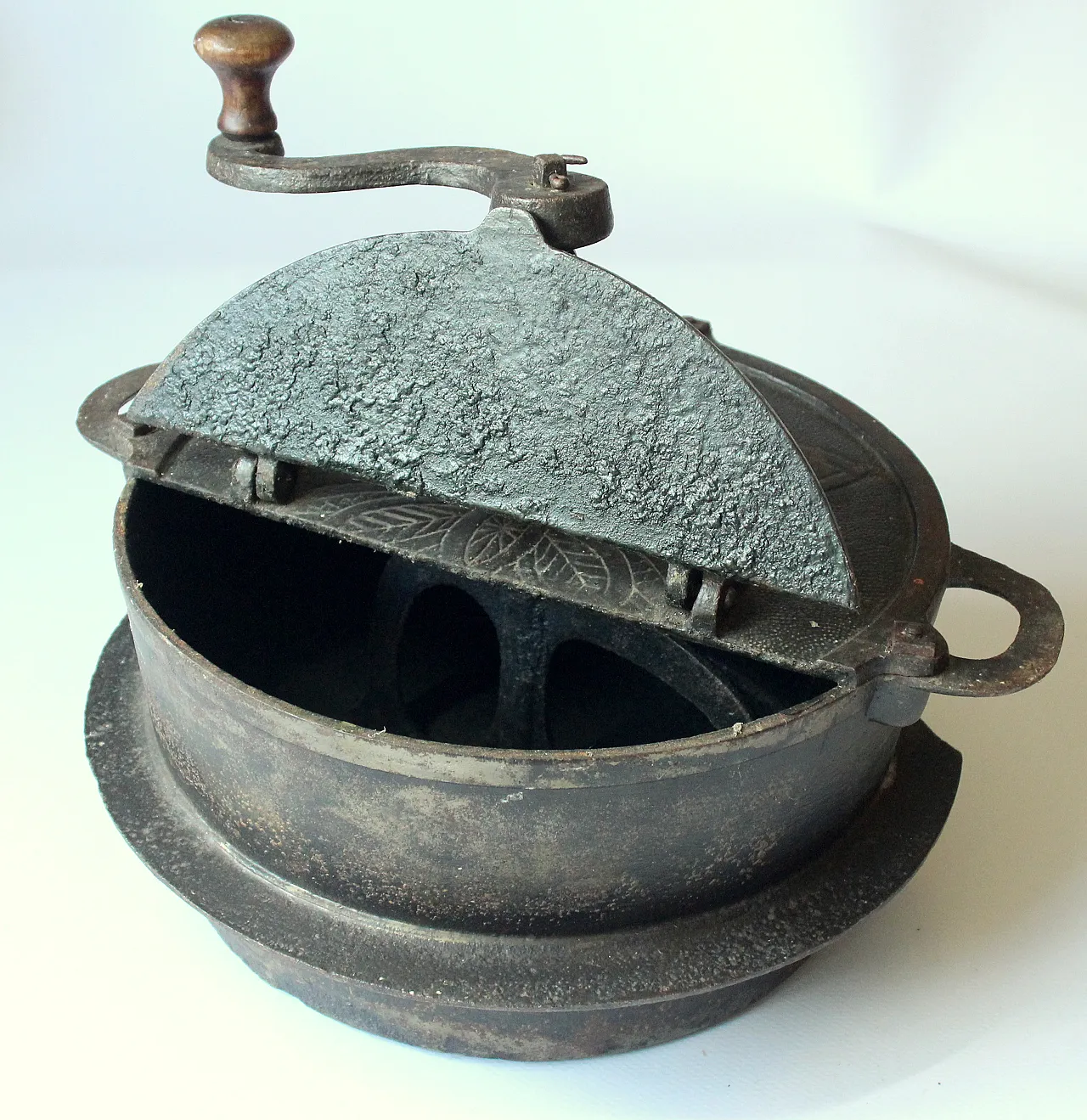 Coffee roaster made of cast iron, 1920s 3