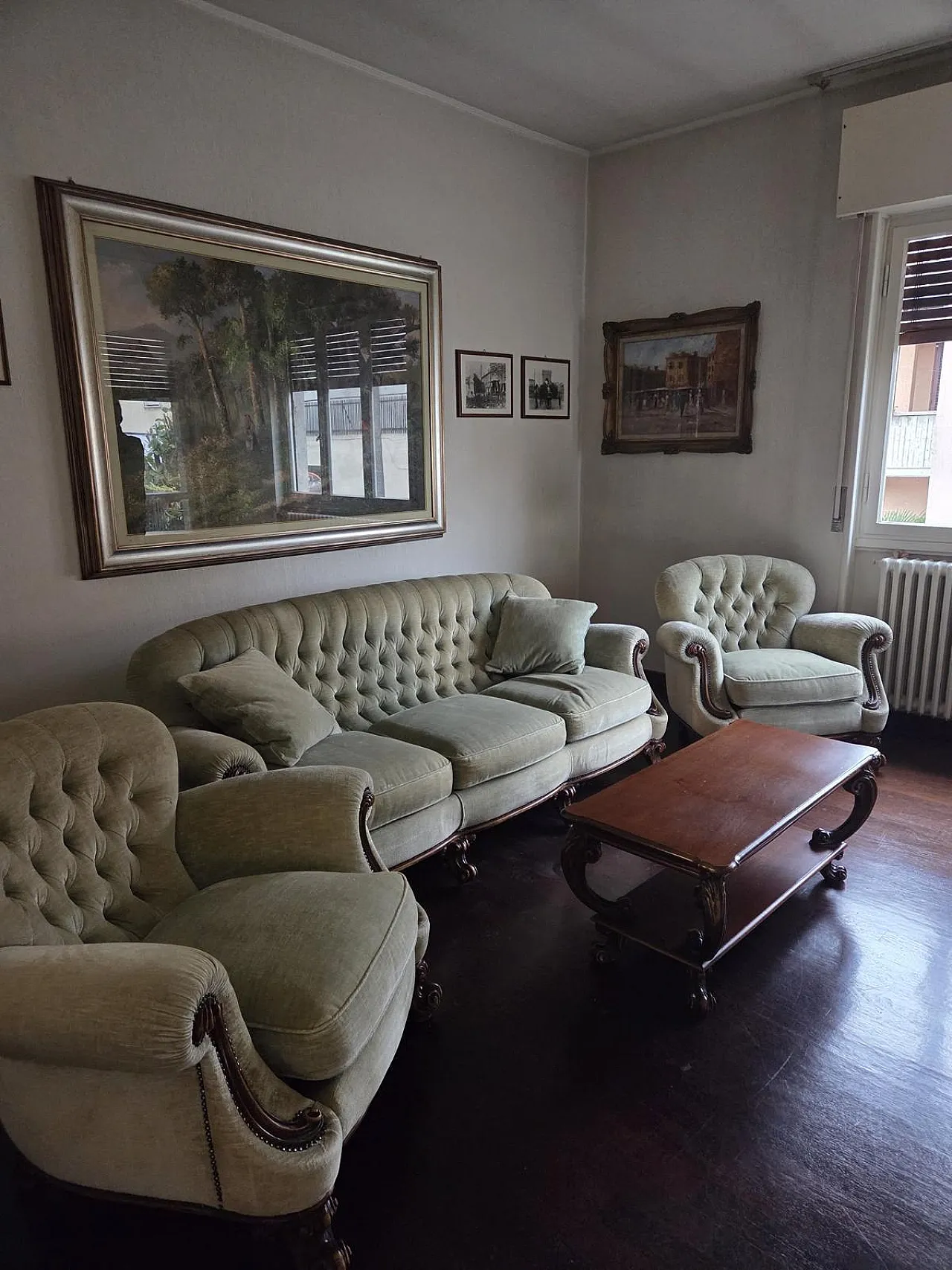 Living room in antique style, 70s 23